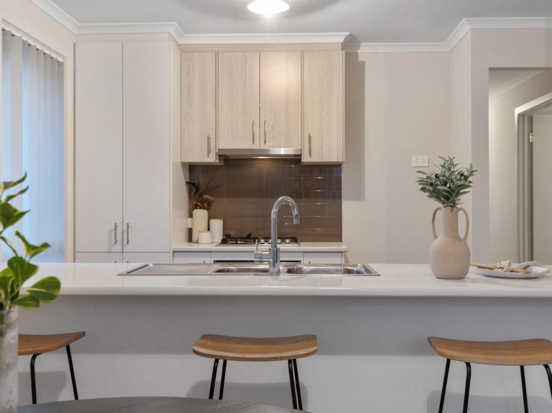 4 bedroom home available in Seaford