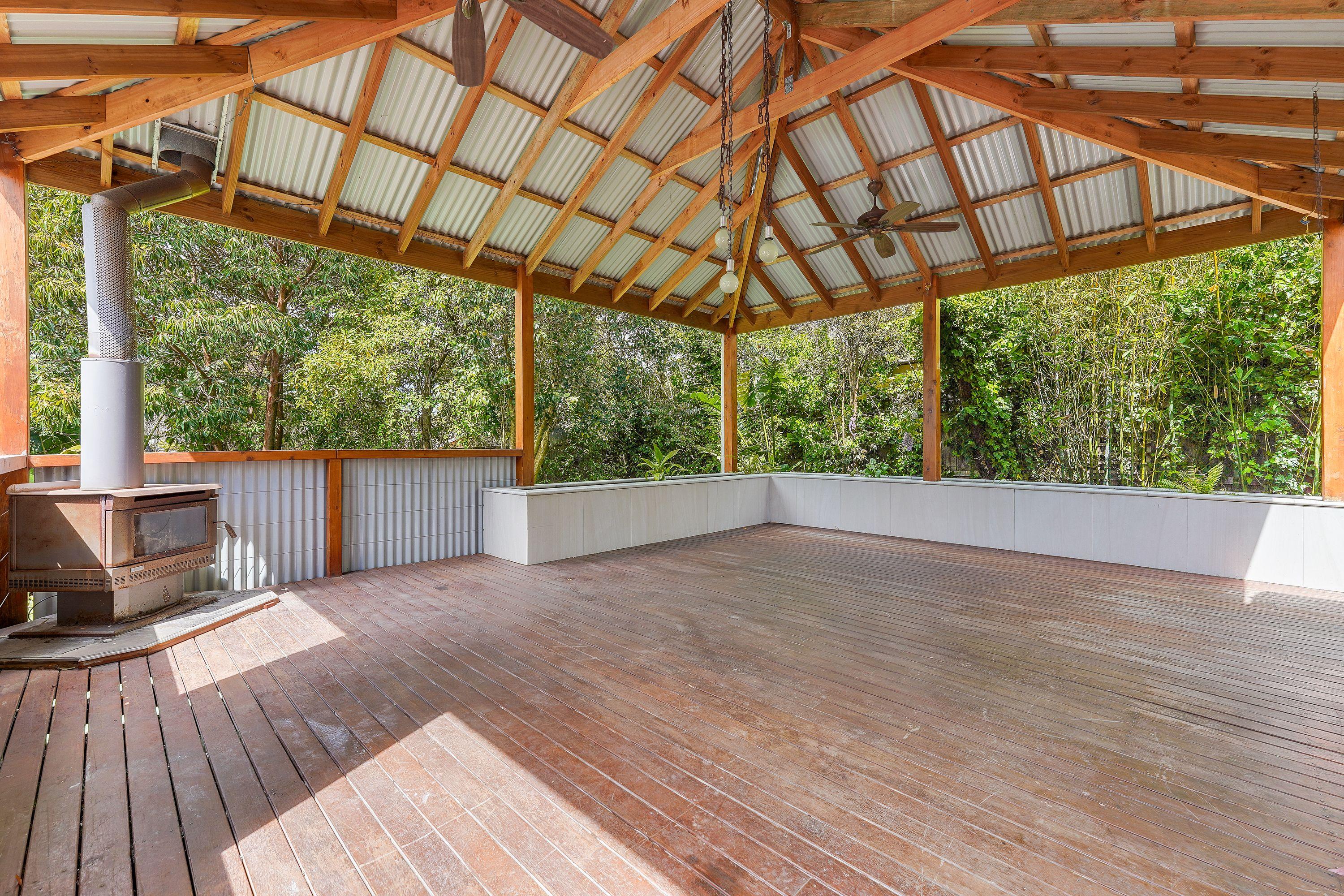 Comfortable 3-Bedroom Home with Great Outdoor Entertaining Area