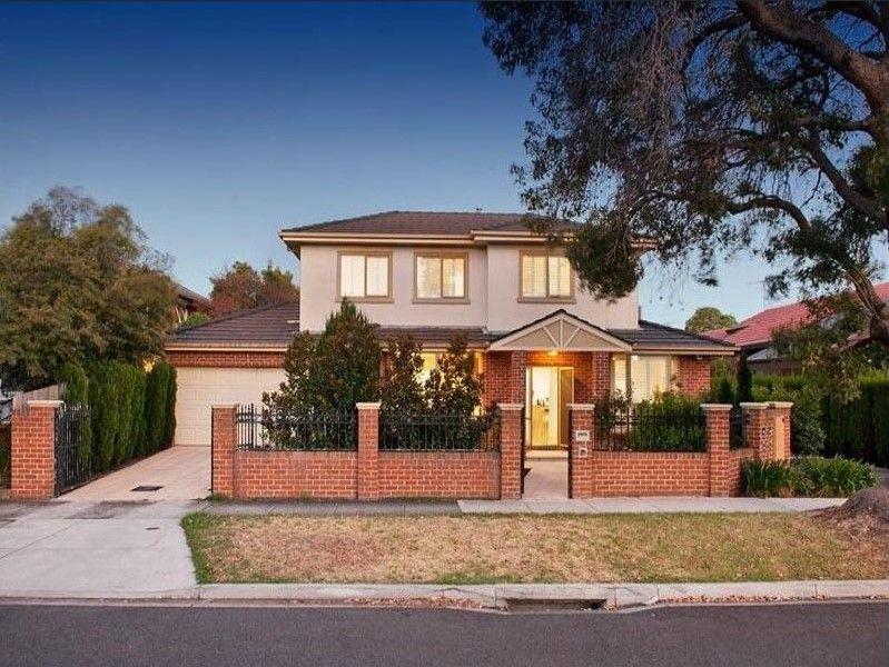 Prop-GPT: Townhouse: VIC Ormond, VIC 3204 Modern prestige in a great location