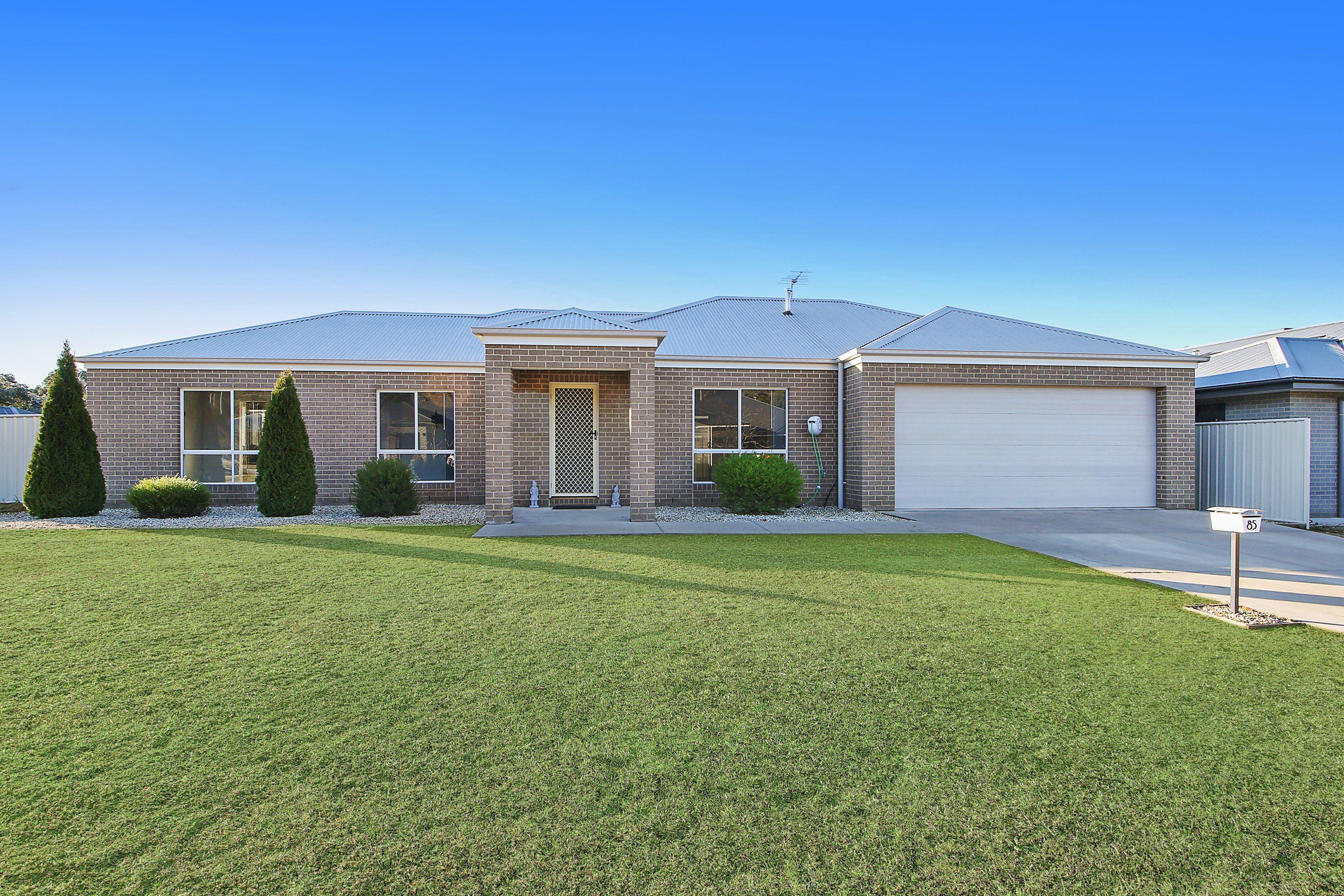 Prop-GPT: House: NSW Hamilton Valley, NSW 2641 Exceptional Living!