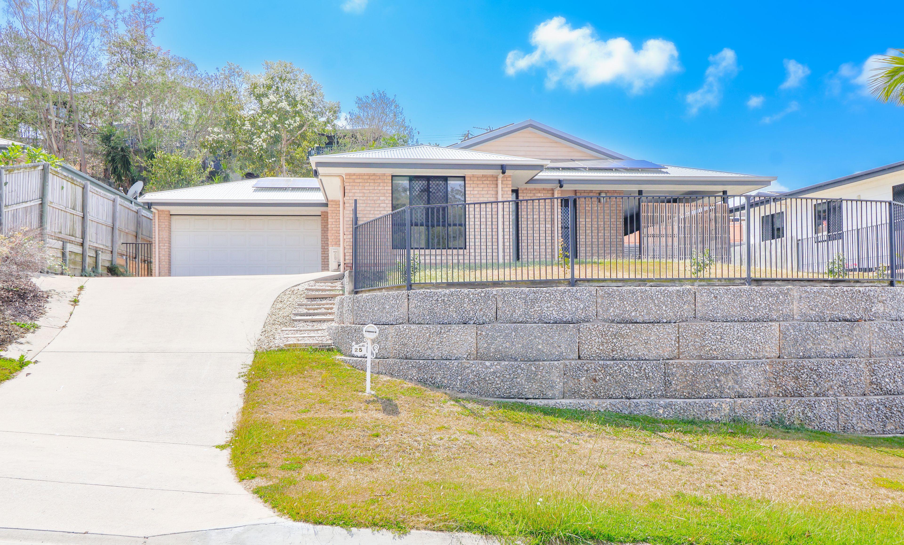 Prop-GPT: House: QLD Boyne Island, QLD 4680 WELCOME TO 25 BAUHINIA STREET - WHERE COASTAL COMFORT MEETS EVERYDAY CONVENIENCE!