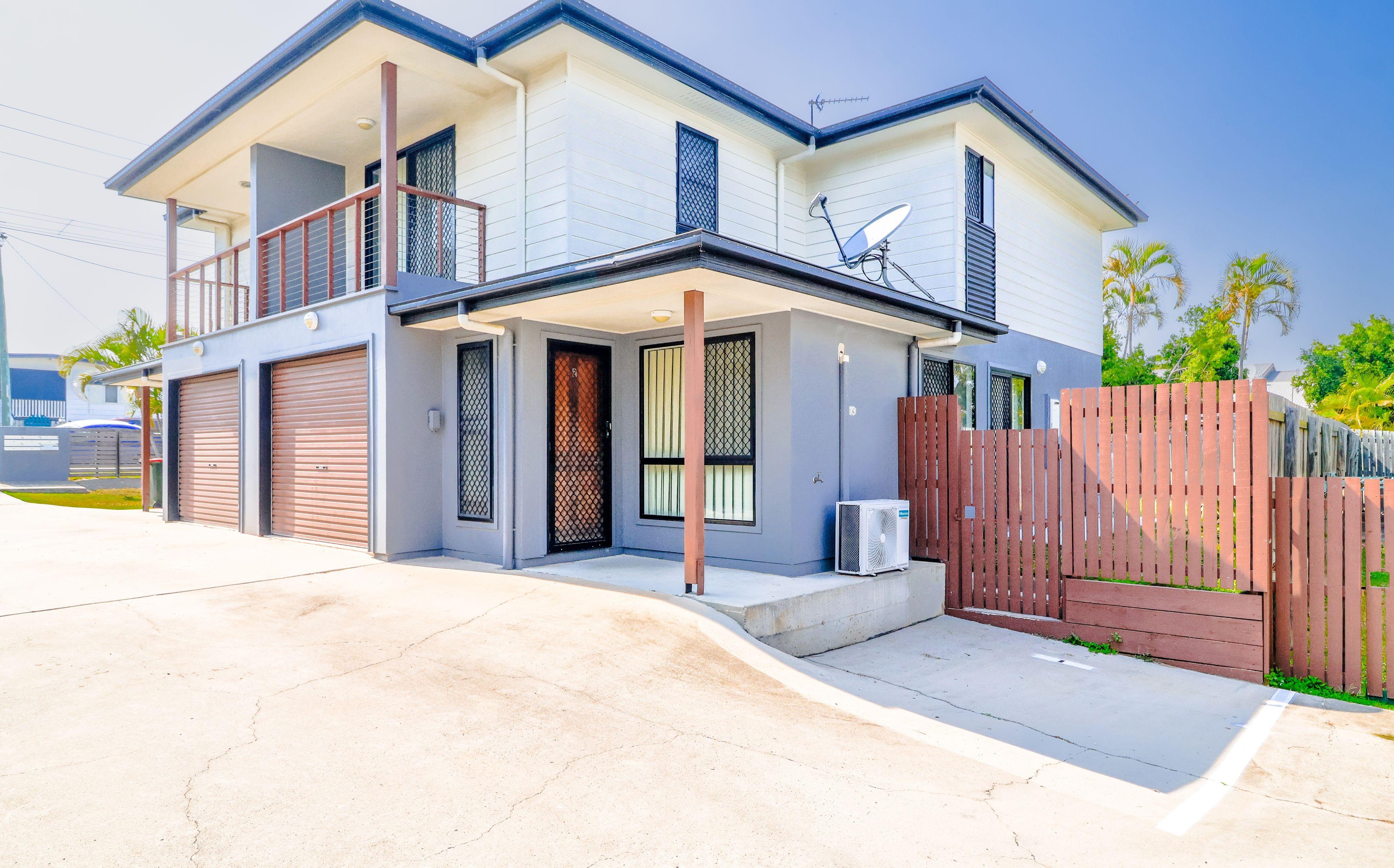 Prop-GPT: Unit: QLD Barney Point, QLD 4680 YOUR BEACHSIDE ESCAPE IN THE HEART OF BARNEY POINT