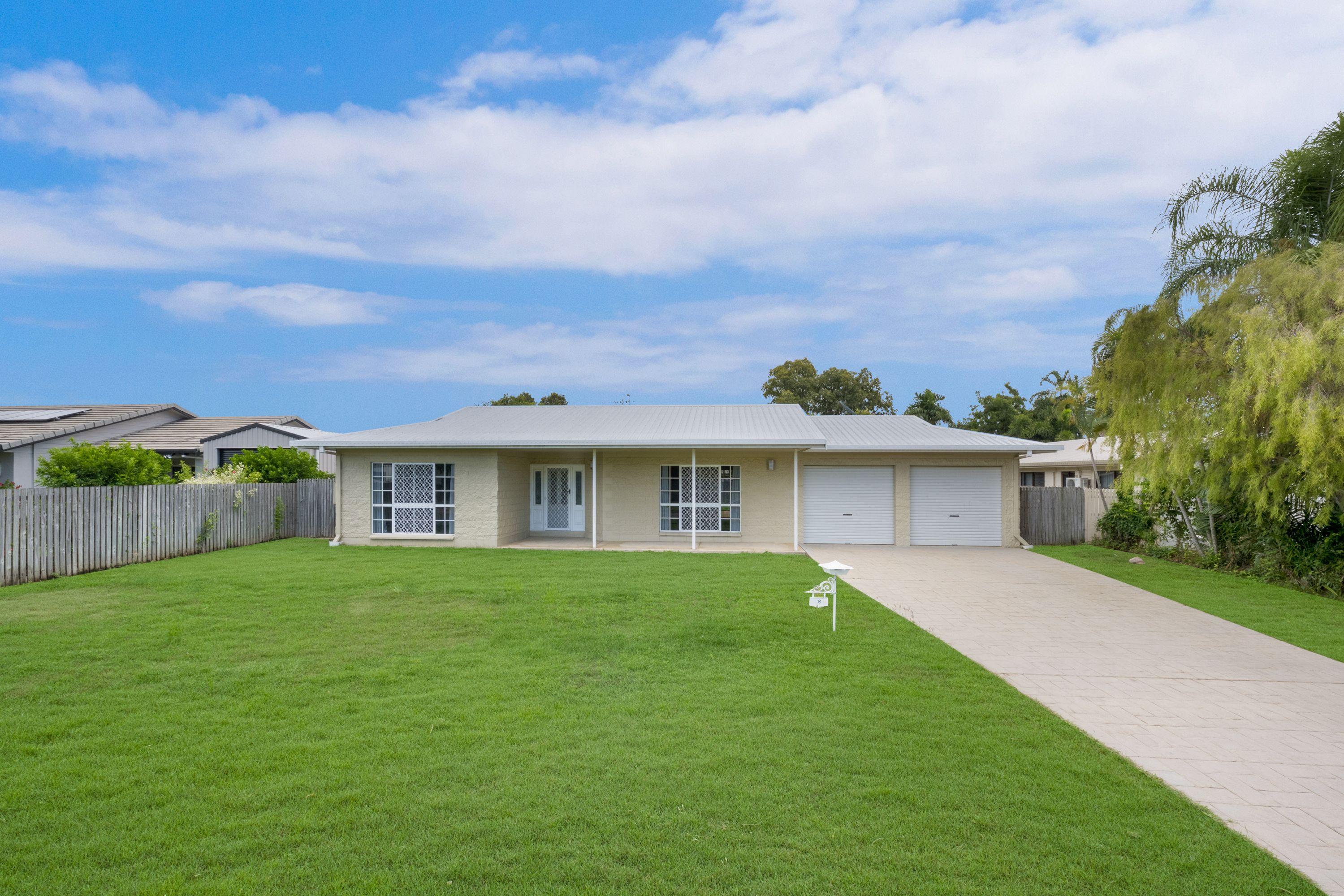 Prop-GPT: House: QLD Annandale, QLD 4814 Modern Home In A Great Location