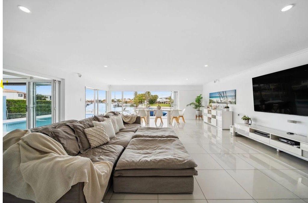 Exceptional Waterfront Residence in Prime Minyama location