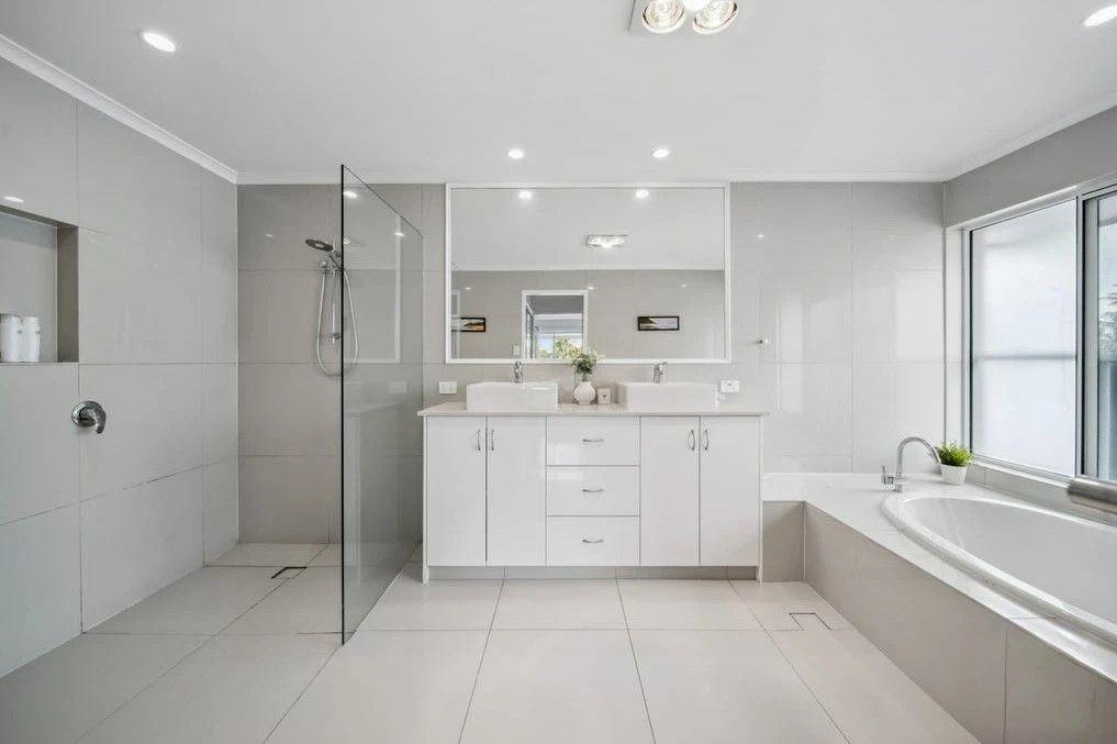 Exceptional Waterfront Residence in Prime Minyama location