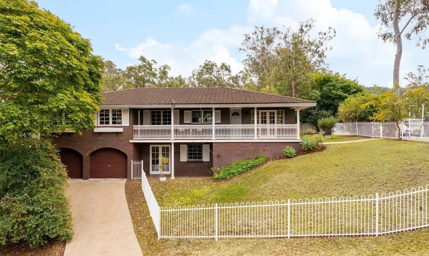 Prop-GPT: House: QLD Chapel Hill, QLD 4069 160 Burbong Street, CHAPEL HILL, QLD 4069 - House for Rent - harcourts.net