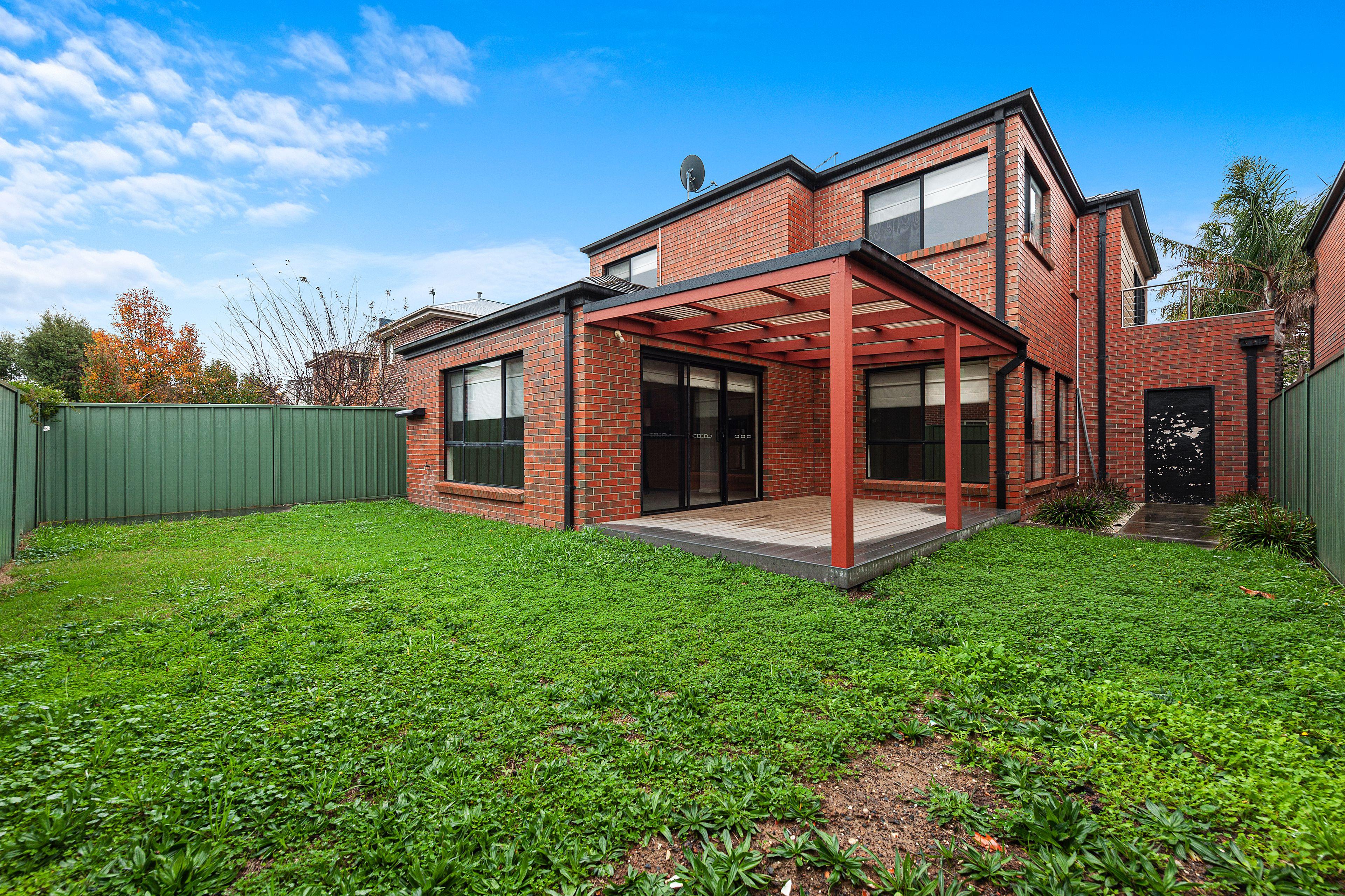 Family-Friendly 4-Bedroom Home in a Quiet Neighbourhood