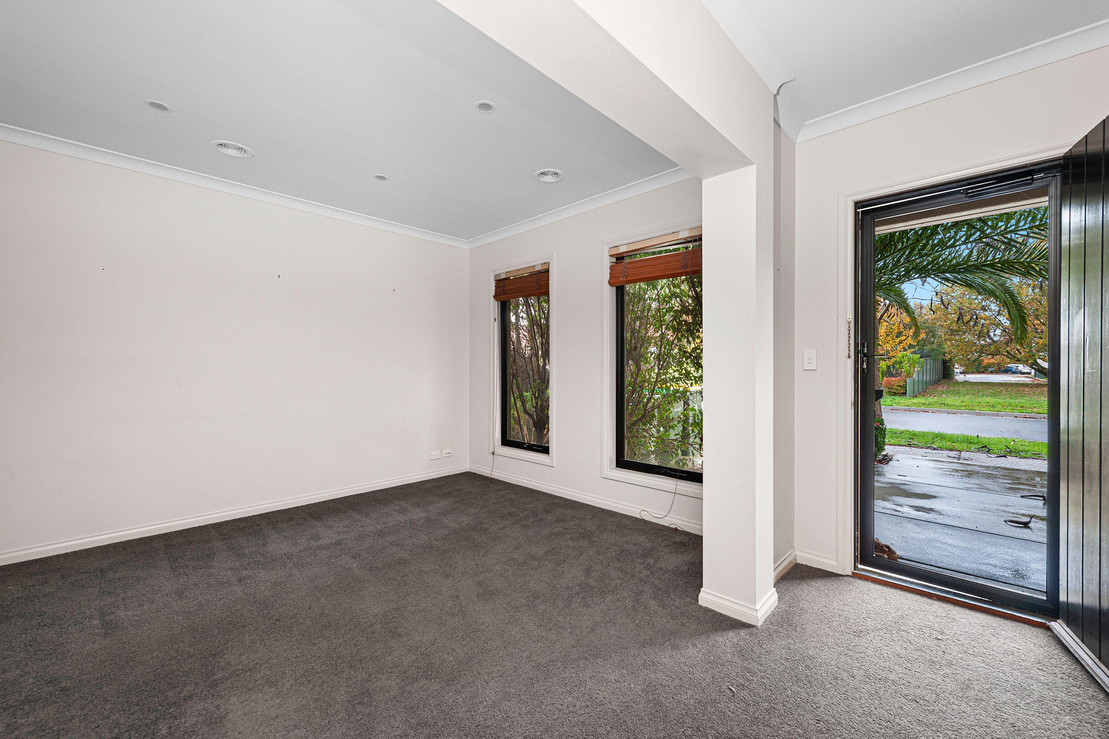 Family-Friendly 4-Bedroom Home in a Quiet Neighbourhood