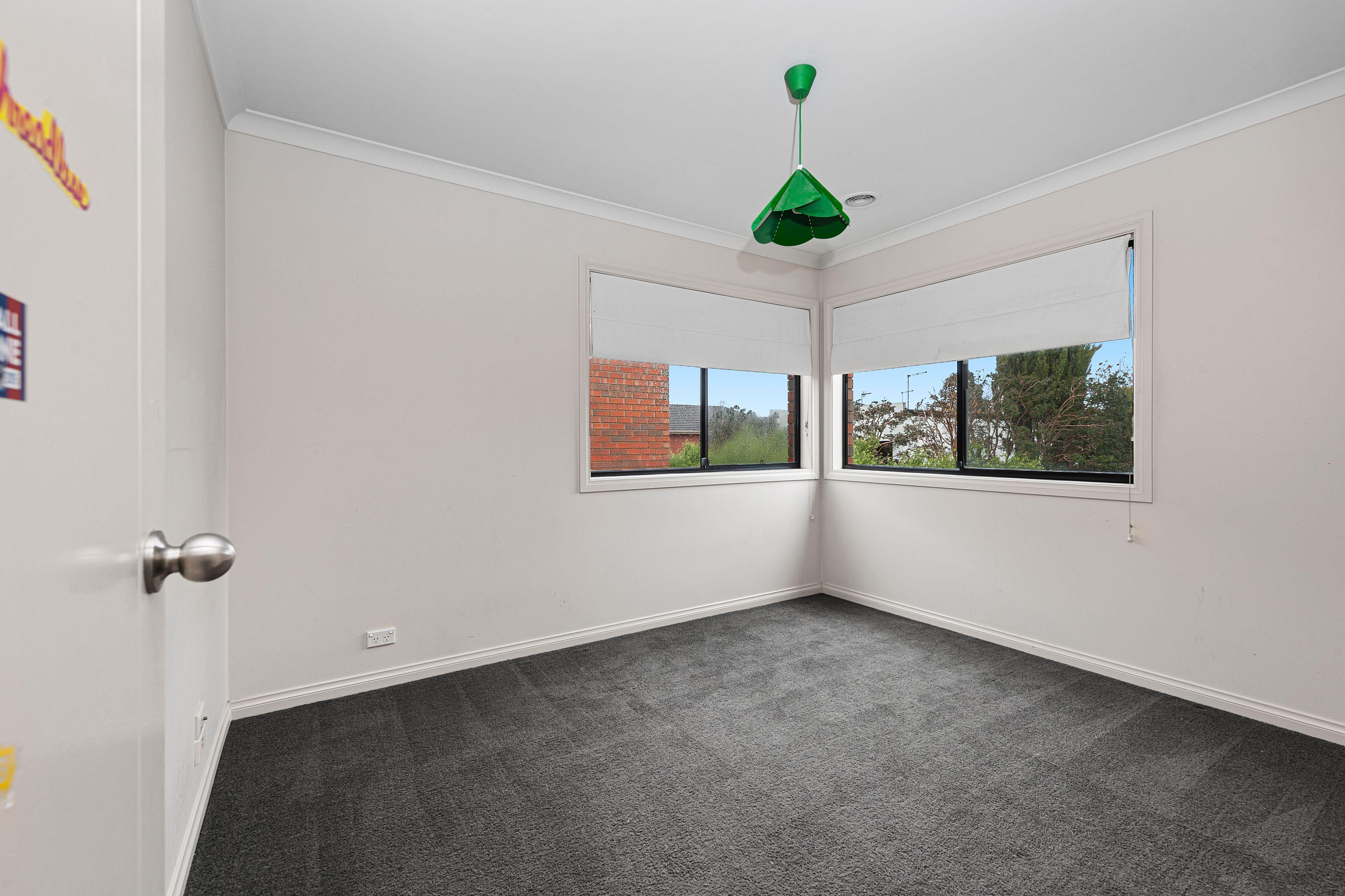 Family-Friendly 4-Bedroom Home in a Quiet Neighbourhood