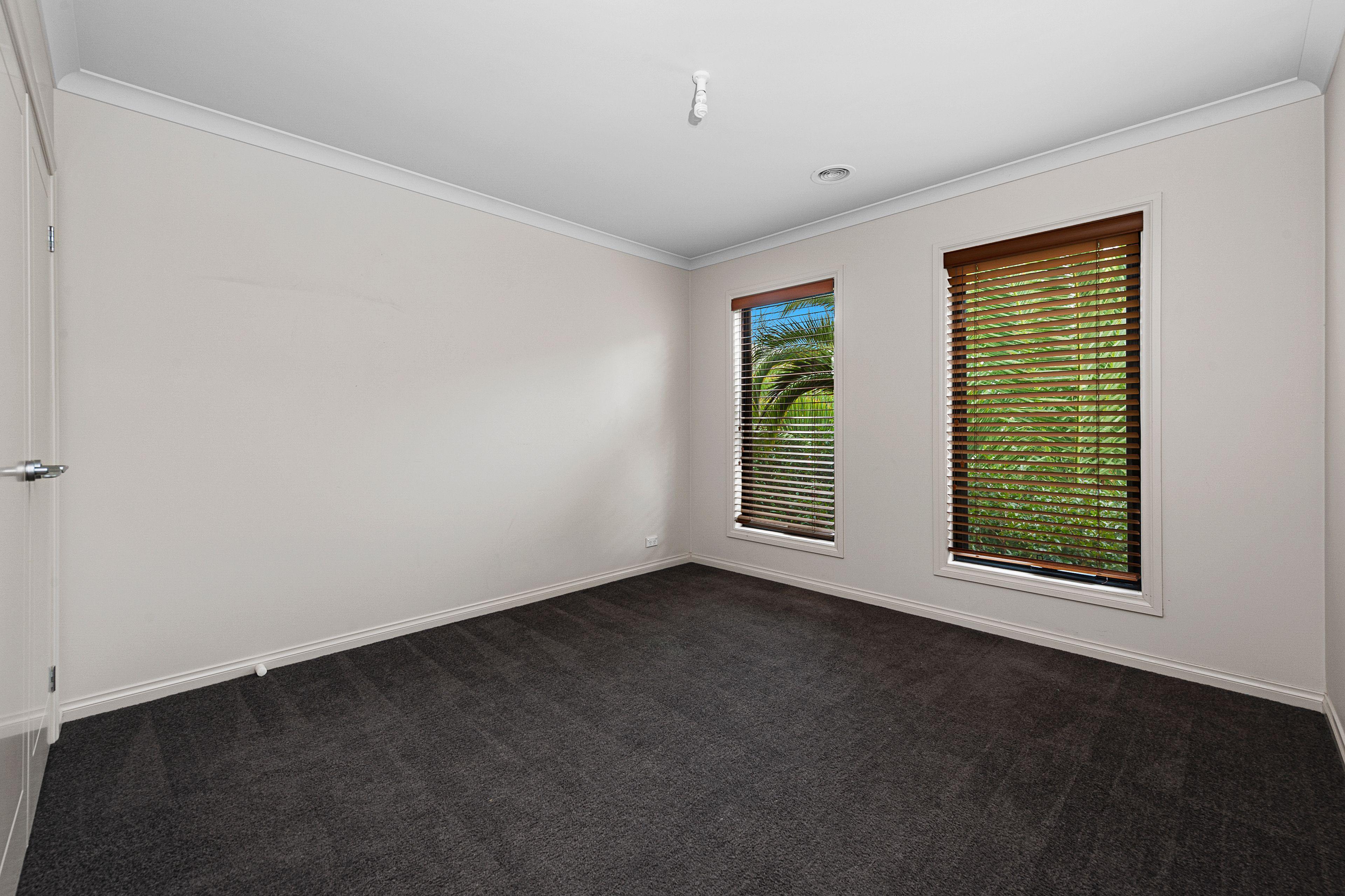 Family-Friendly 4-Bedroom Home in a Quiet Neighbourhood