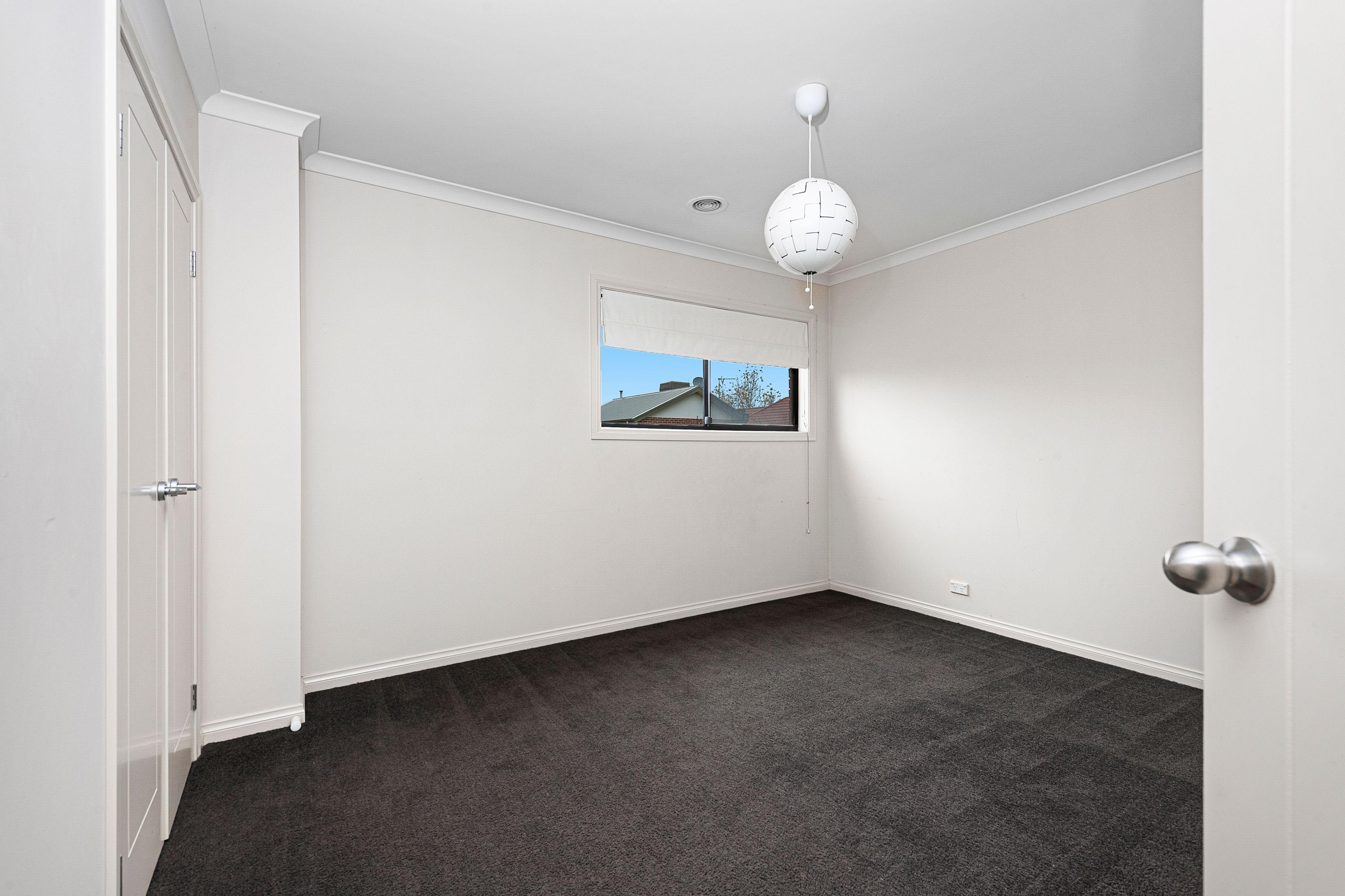 Family-Friendly 4-Bedroom Home in a Quiet Neighbourhood