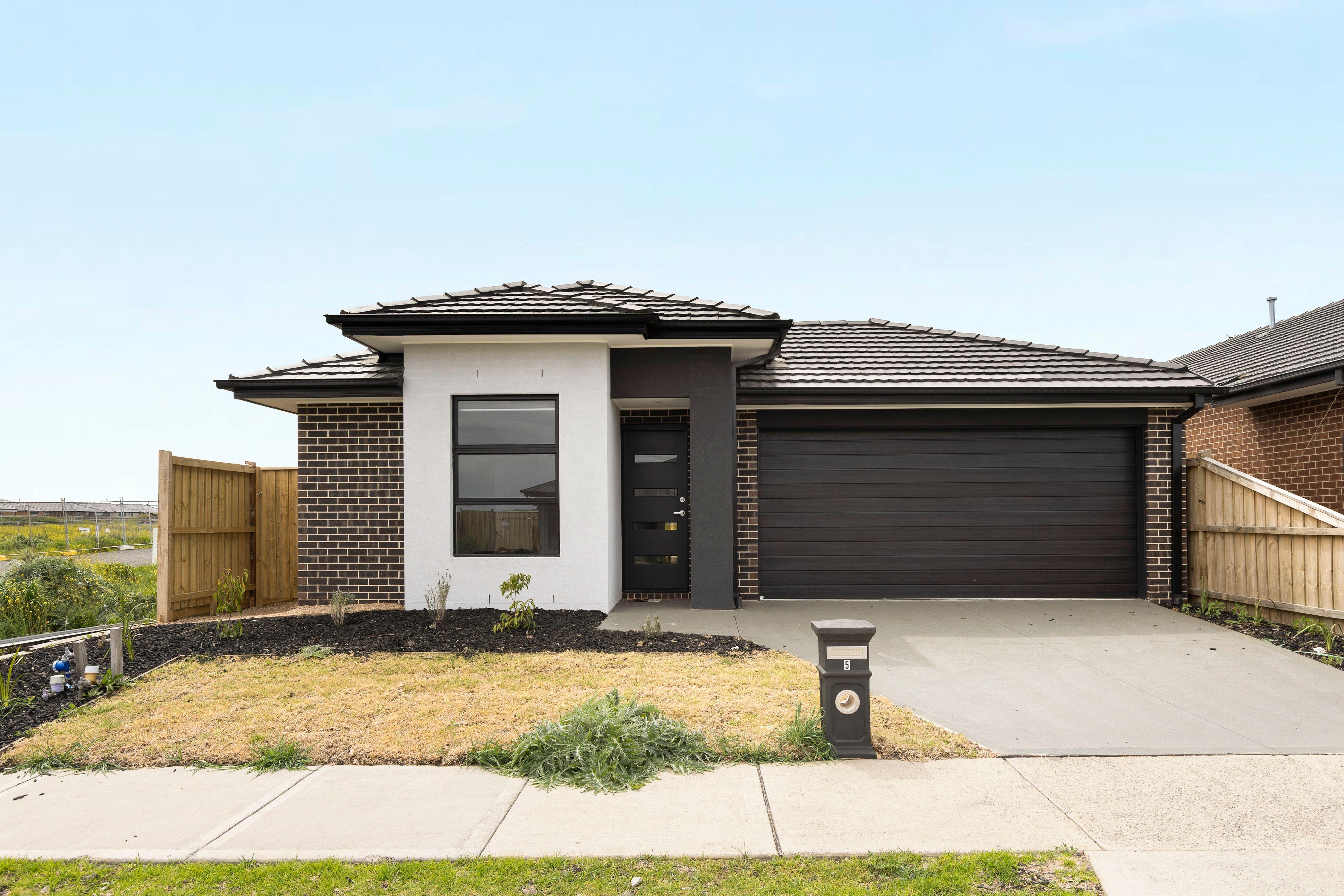 Prop-GPT: House: VIC Beveridge, VIC 3753 Brand New Home