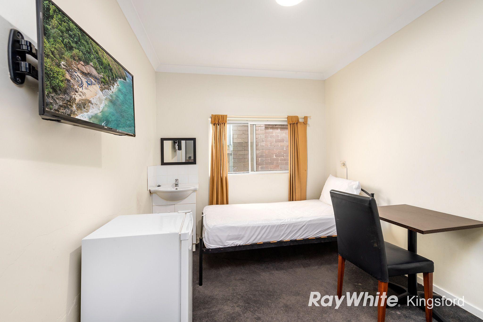 Prop-GPT: Studio: NSW Randwick, NSW 2031 BOARDING HOUSE IN IDEAL LOCATION!