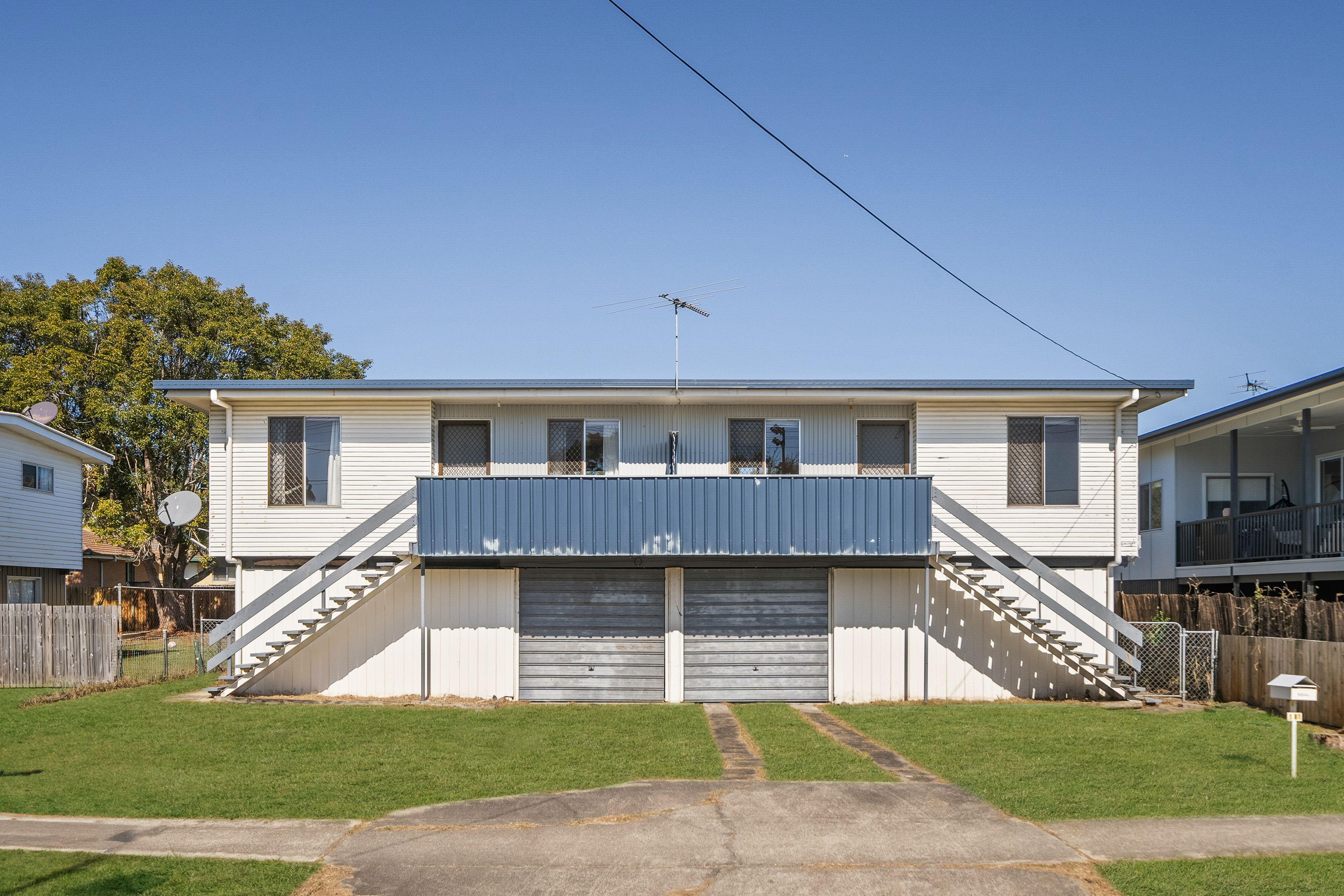 Prop-GPT: DuplexSemi-detached: QLD Kippa-Ring, QLD 4021 2 Bedroom Air Conditioned Duplex with Fully Fenced Yard