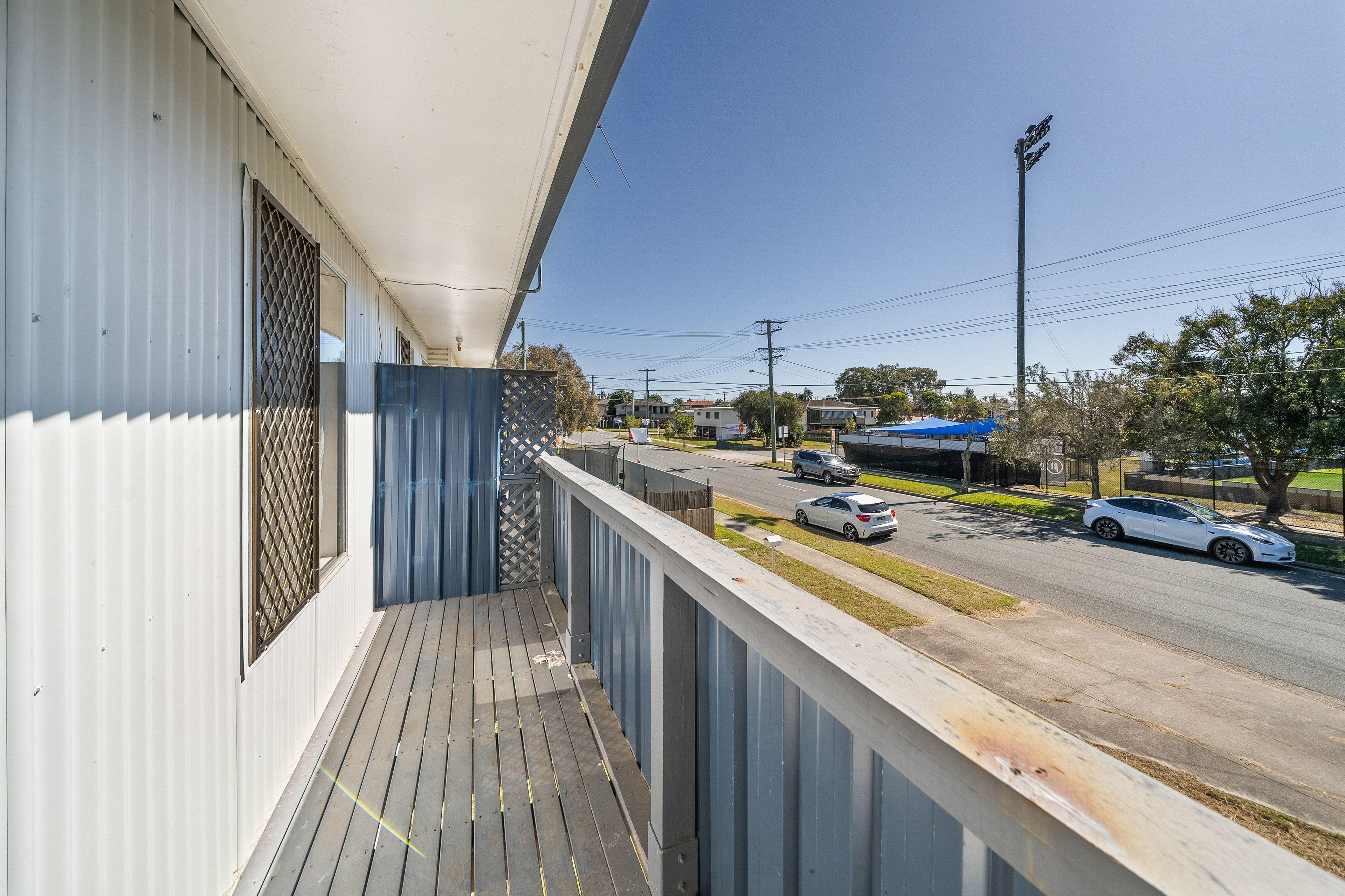 2 Bedroom Air Conditioned Duplex with Fully Fenced Yard