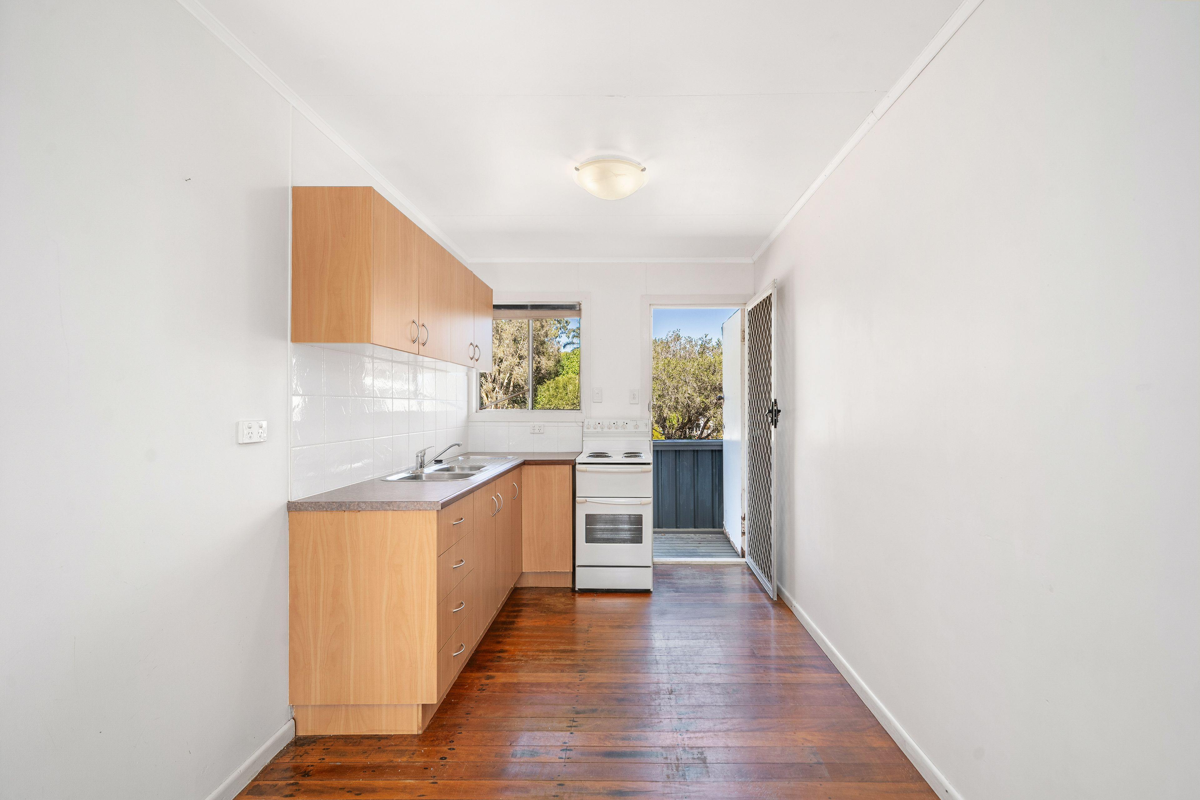 2 Bedroom Air Conditioned Duplex with Fully Fenced Yard