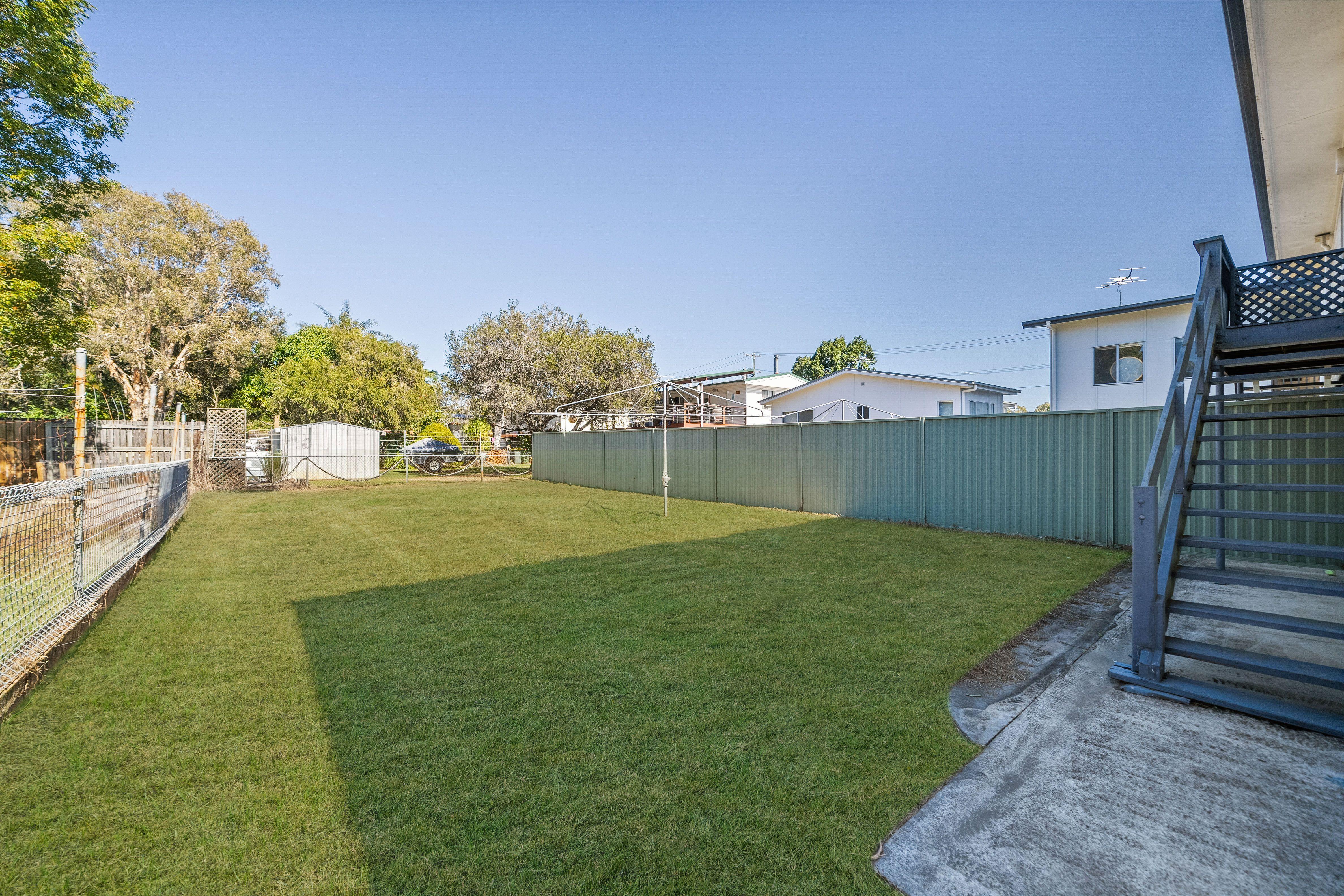 2 Bedroom Air Conditioned Duplex with Fully Fenced Yard