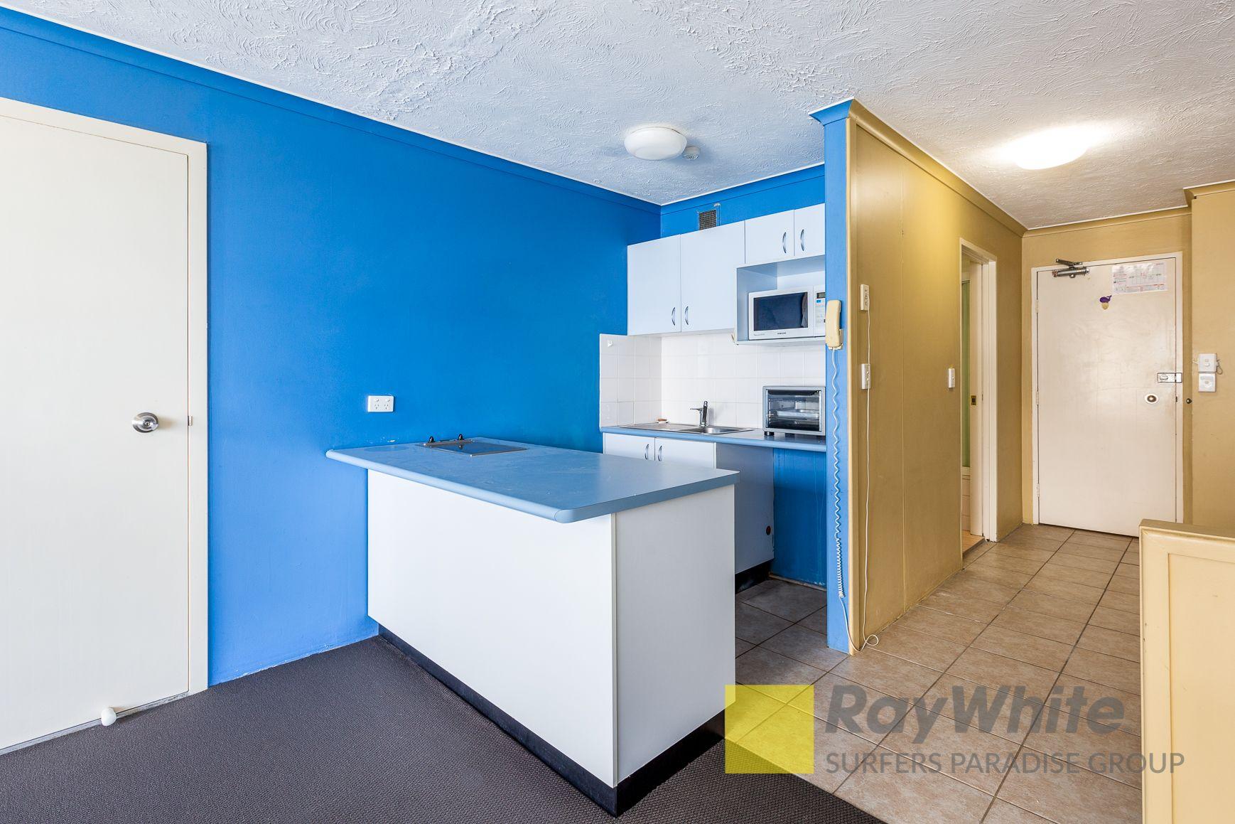 SPACIOUS STUDIO APARTMENT