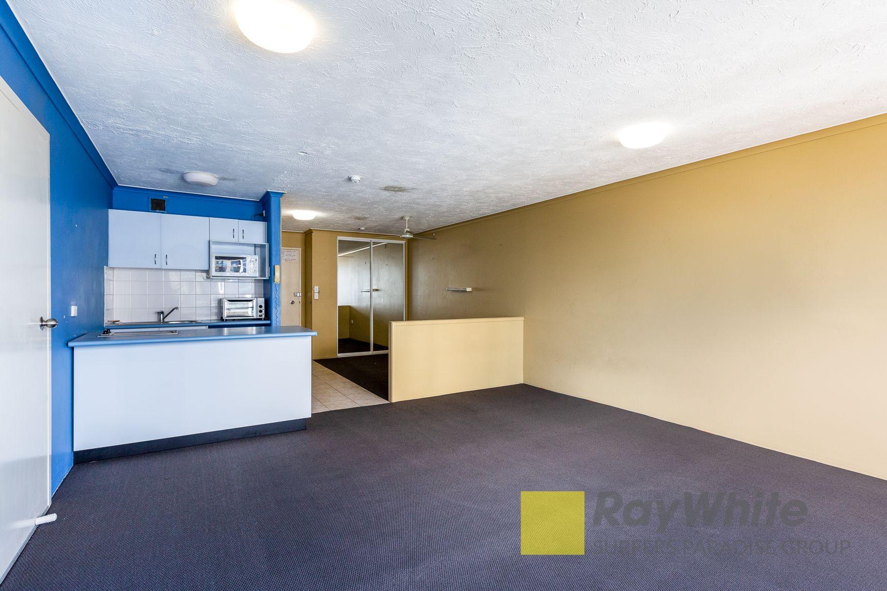 SPACIOUS STUDIO APARTMENT