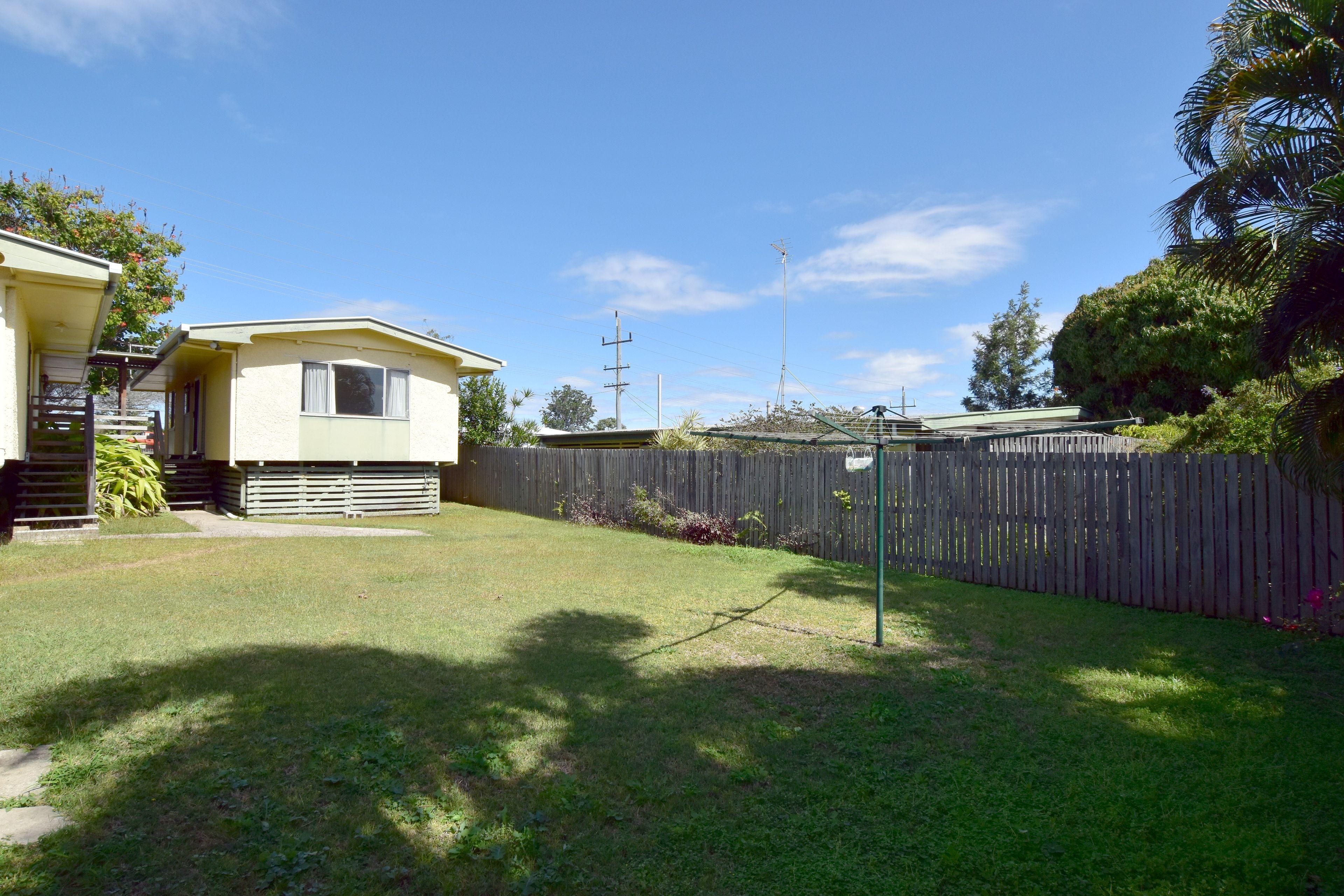 BREAK LEASE - FULLY FURNISHED with YARD MAINTENANCE INCLUDED