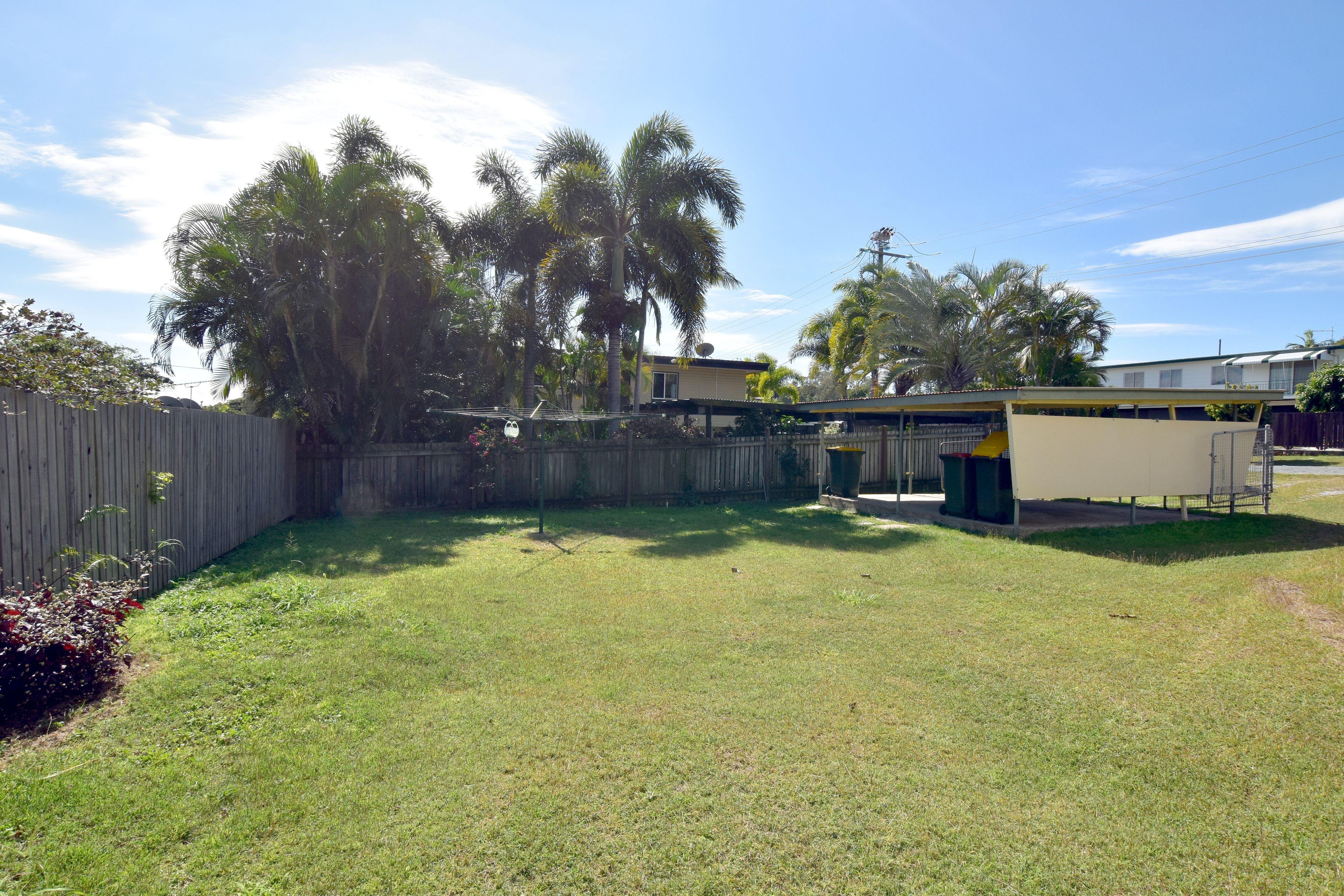 BREAK LEASE - FULLY FURNISHED with YARD MAINTENANCE INCLUDED