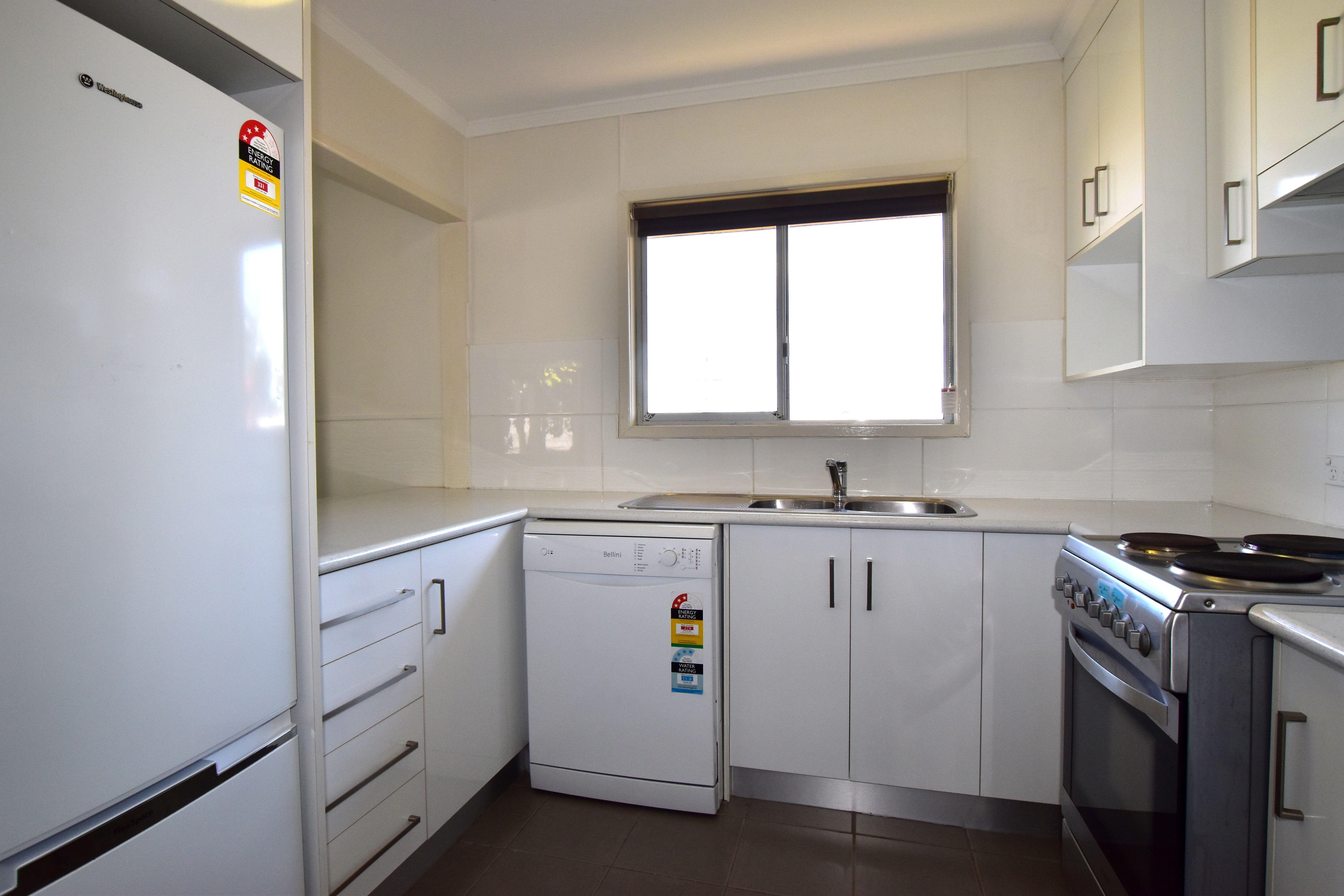 BREAK LEASE - FULLY FURNISHED with YARD MAINTENANCE INCLUDED