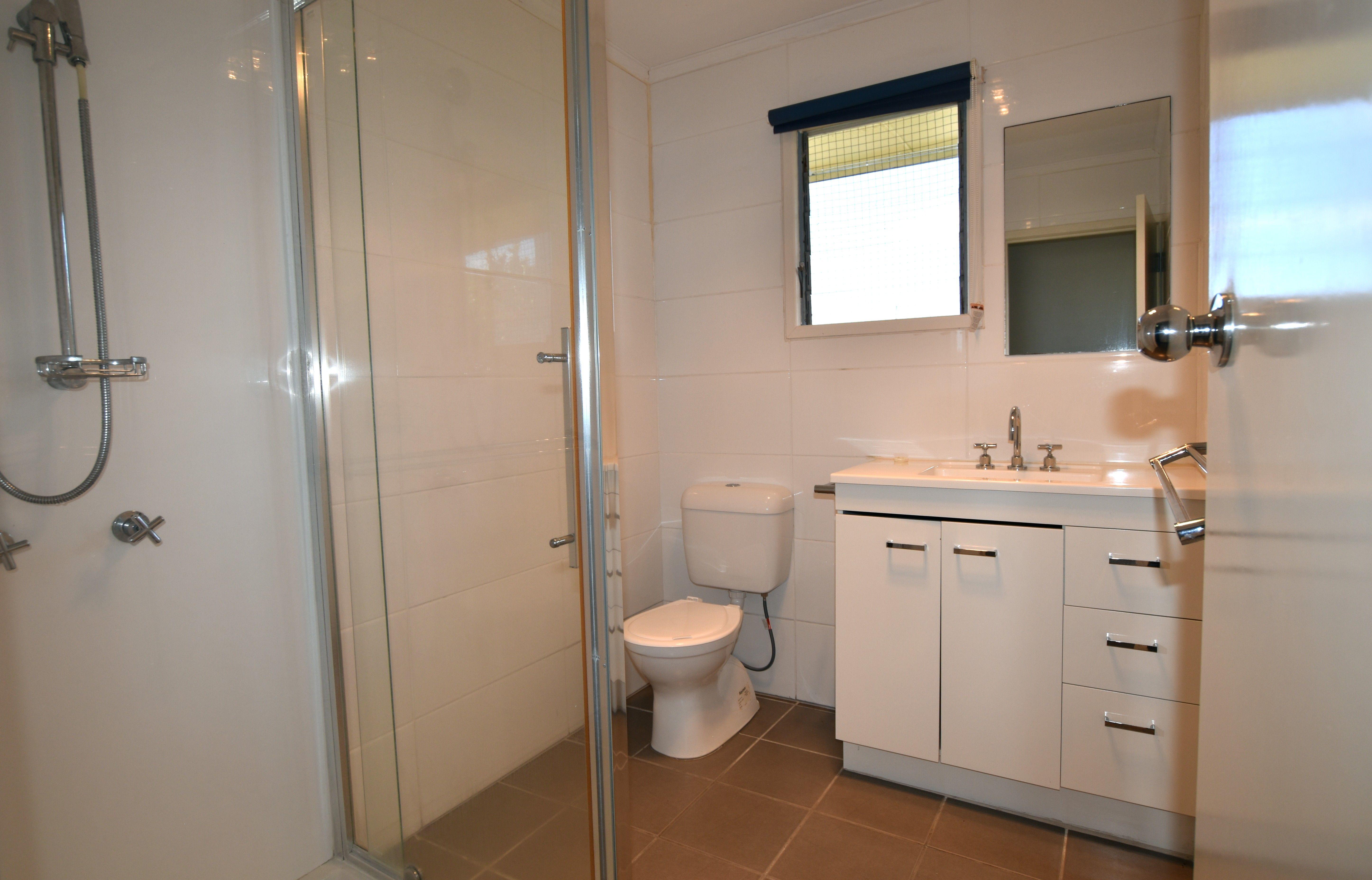 BREAK LEASE - FULLY FURNISHED with YARD MAINTENANCE INCLUDED