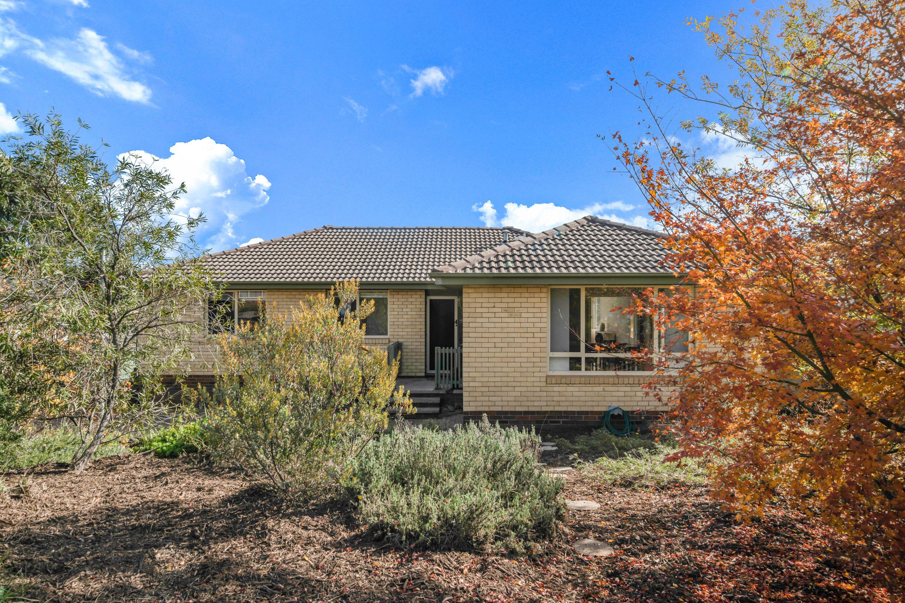 Expansive Macgregor Family Residence