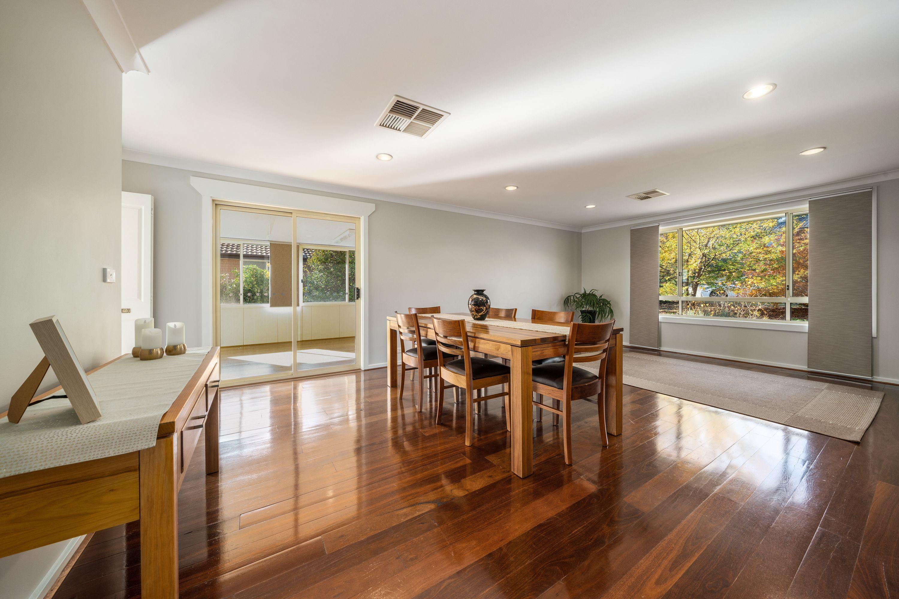 Expansive Macgregor Family Residence