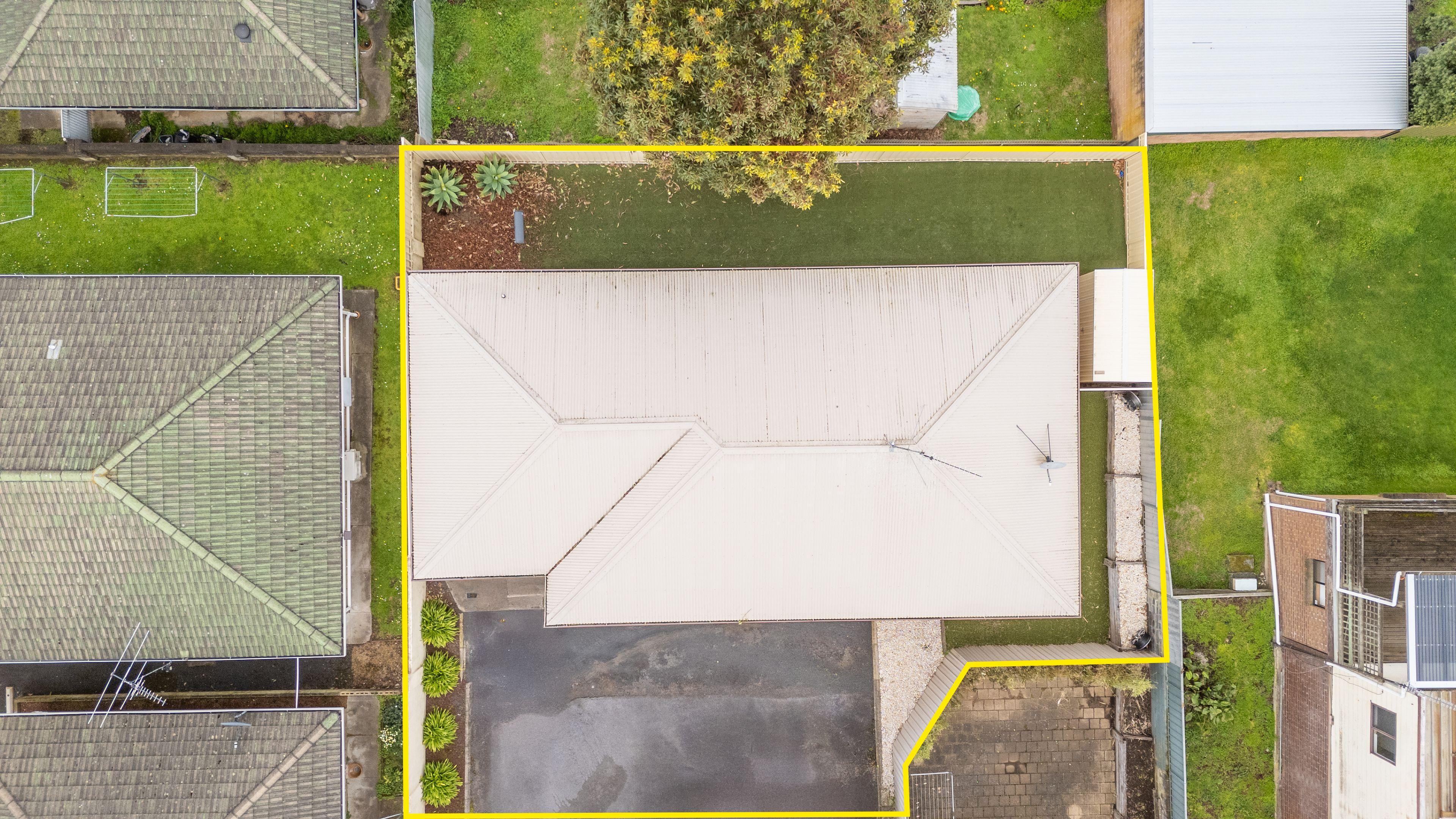 A Solid Immaculate, Low-Maintenance Homette Awaits!