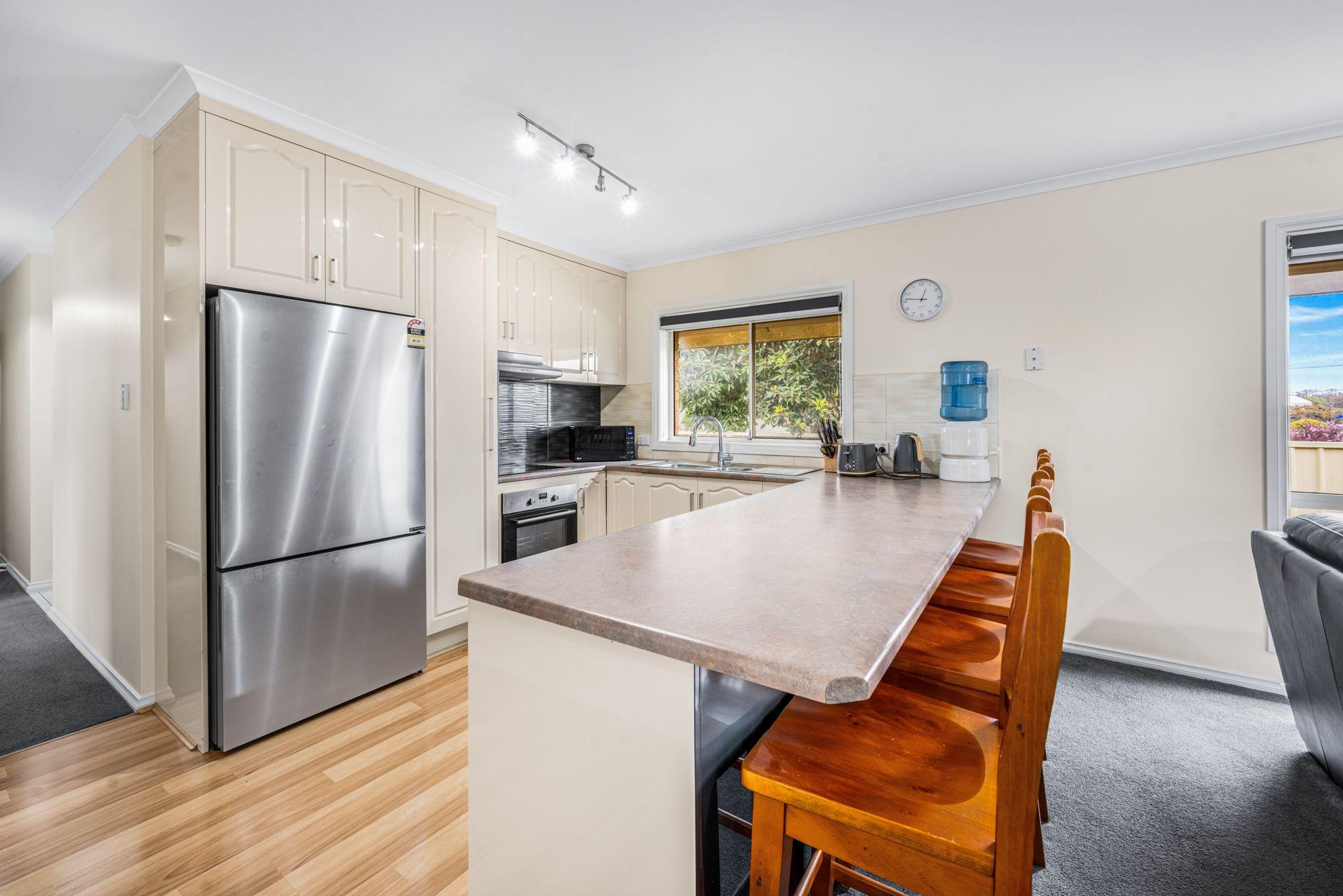 A Solid Immaculate, Low-Maintenance Homette Awaits!