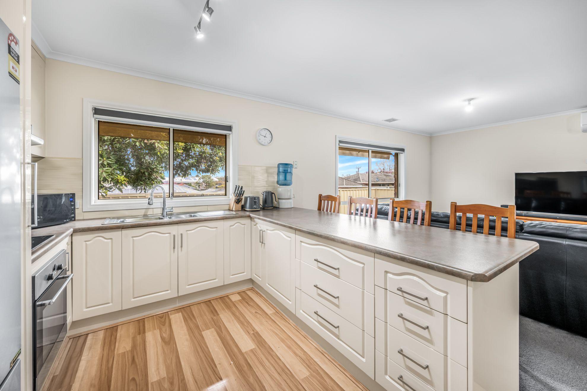 A Solid Immaculate, Low-Maintenance Homette Awaits!