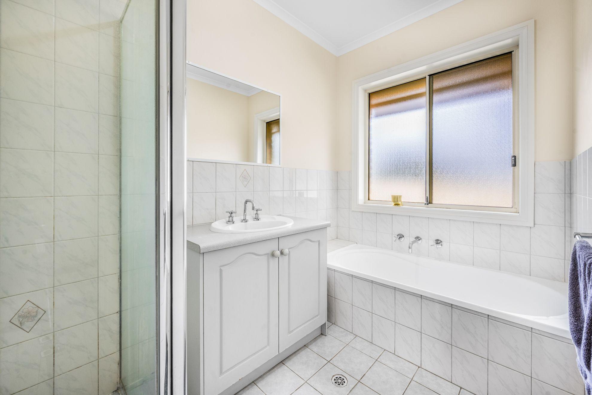 A Solid Immaculate, Low-Maintenance Homette Awaits!