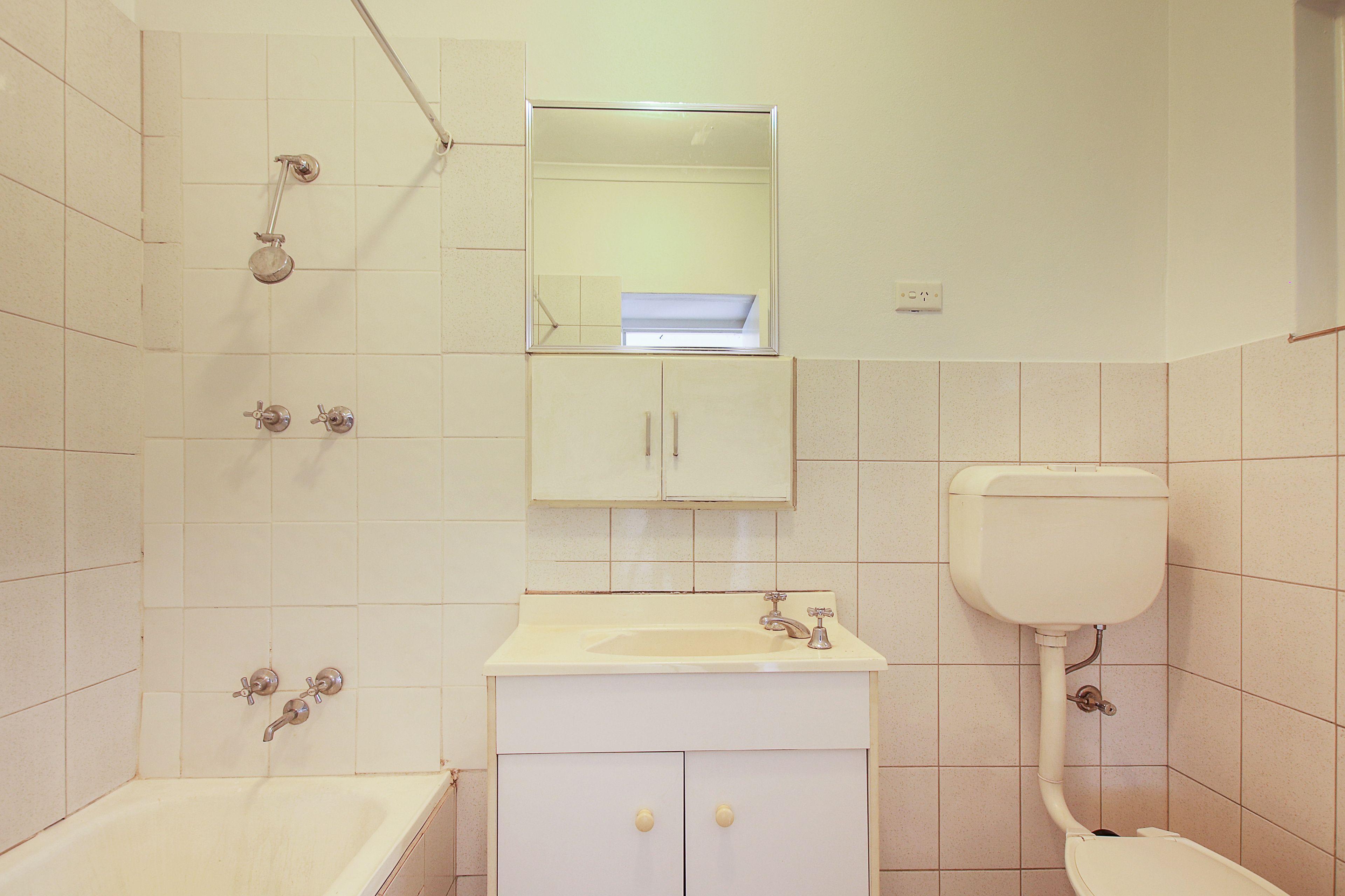 Light, Lifestyle & Location - Everything You Need in One Package!