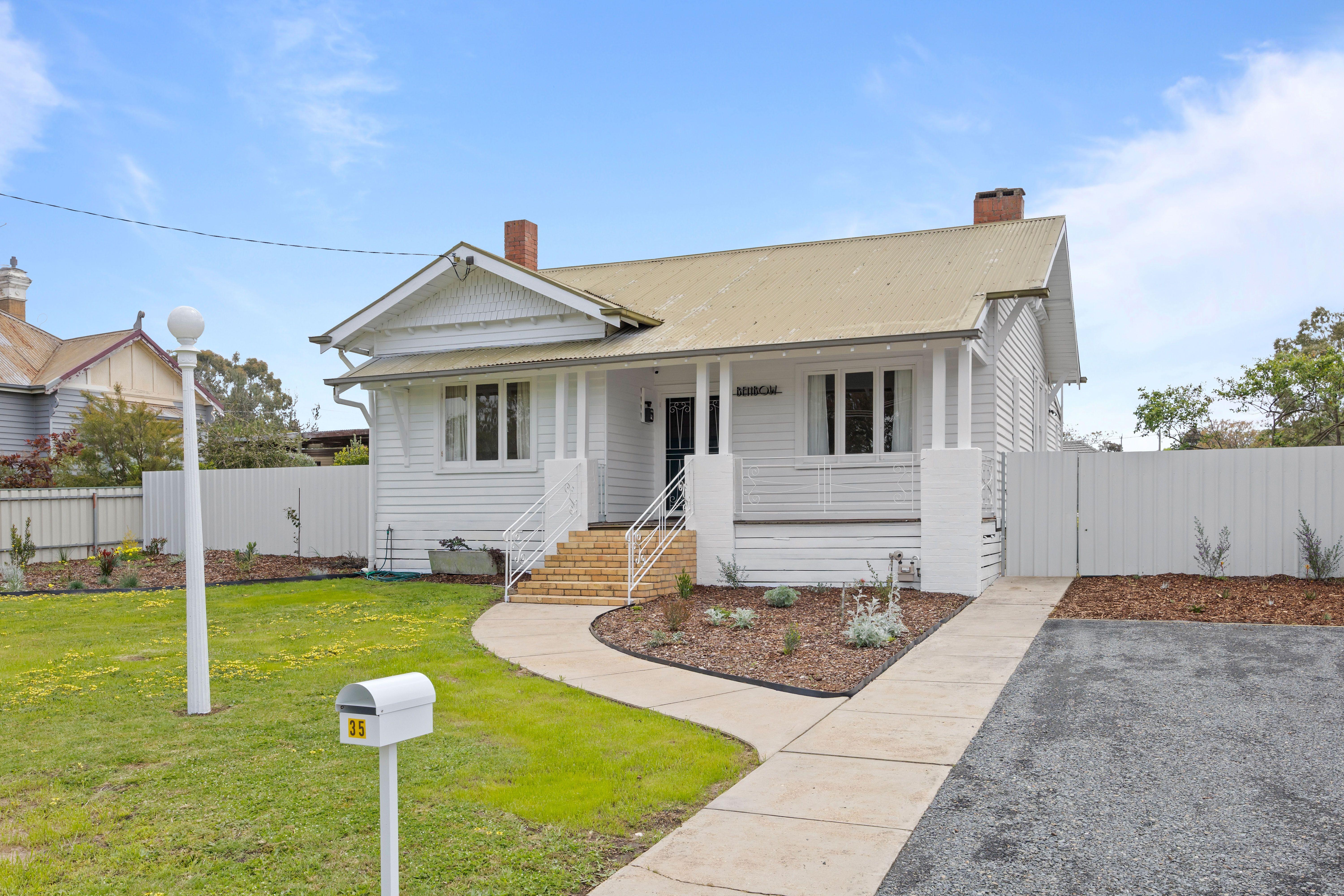 Prop-GPT: House: VIC Ararat, VIC 3377 Renovated beauty in the heart of Ararat