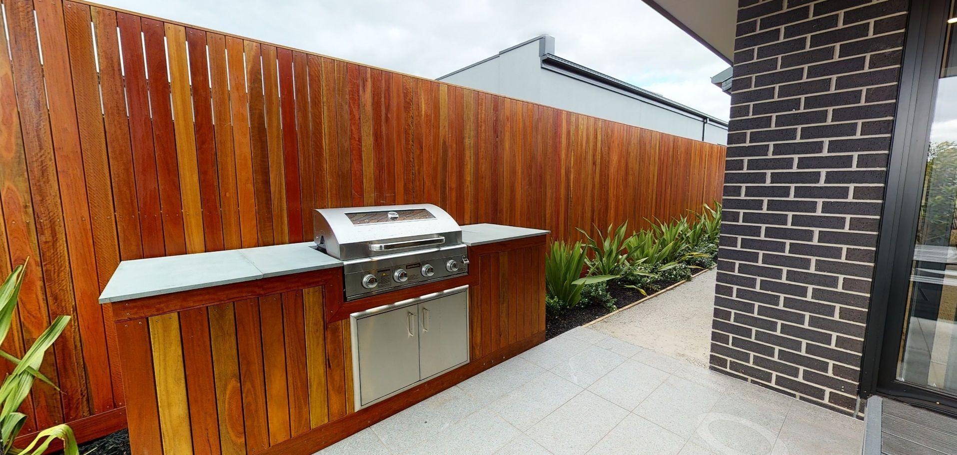 Ex-Display Home with Premium Features!