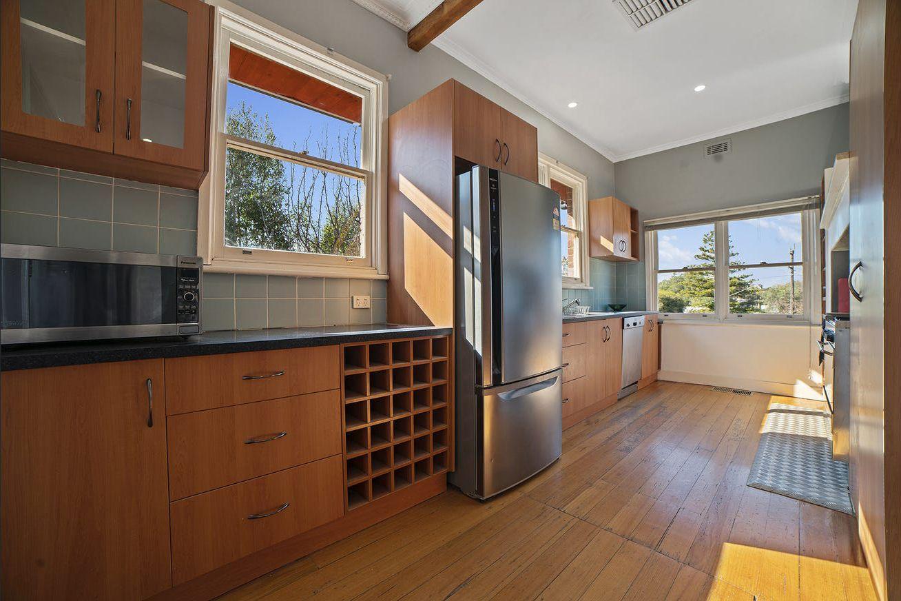 Outstanding 2 Bedroom home outdoor spa and shed