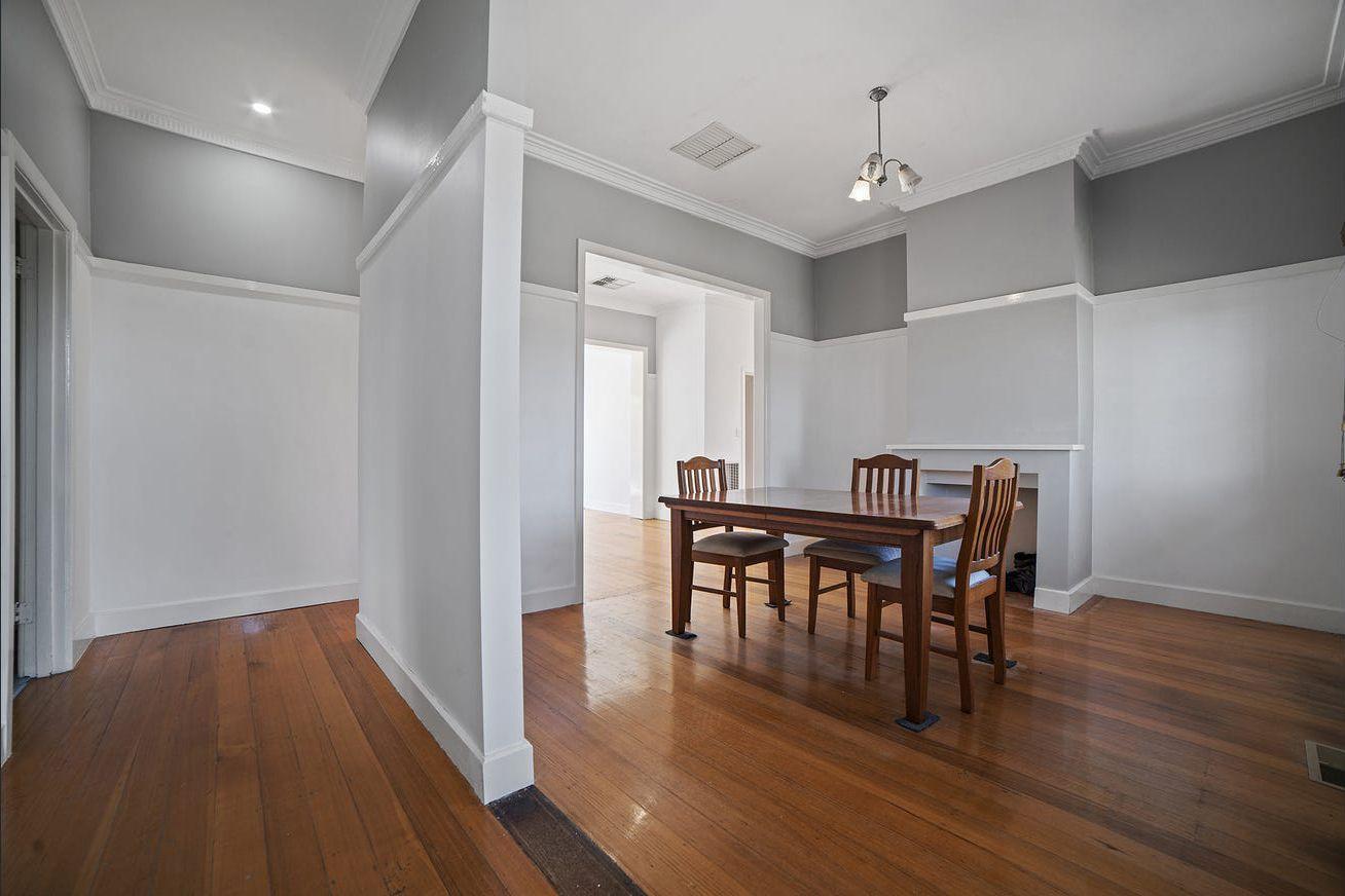 Outstanding 2 Bedroom home outdoor spa and shed