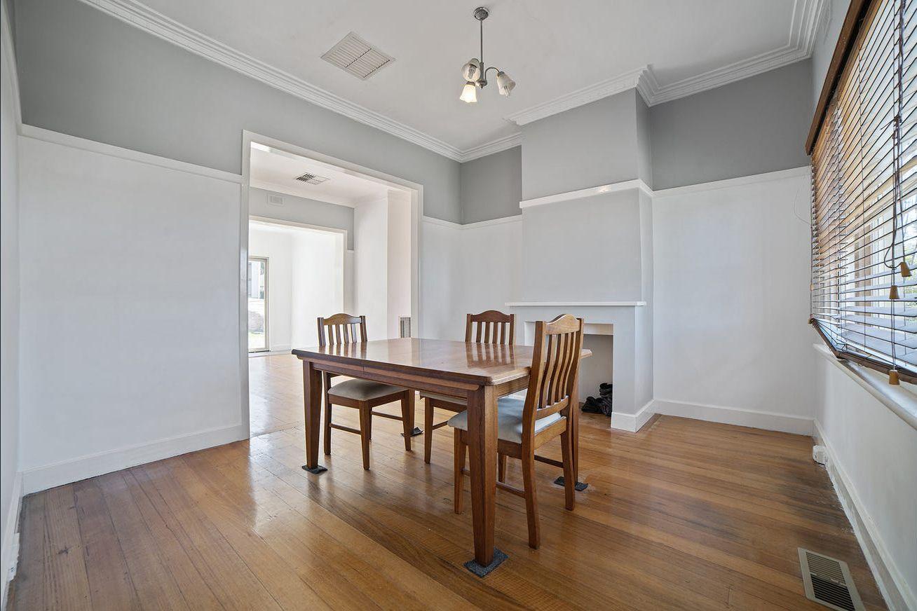 Outstanding 2 Bedroom home outdoor spa and shed