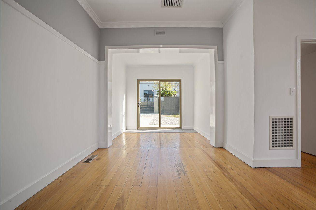 Outstanding 2 Bedroom home outdoor spa and shed