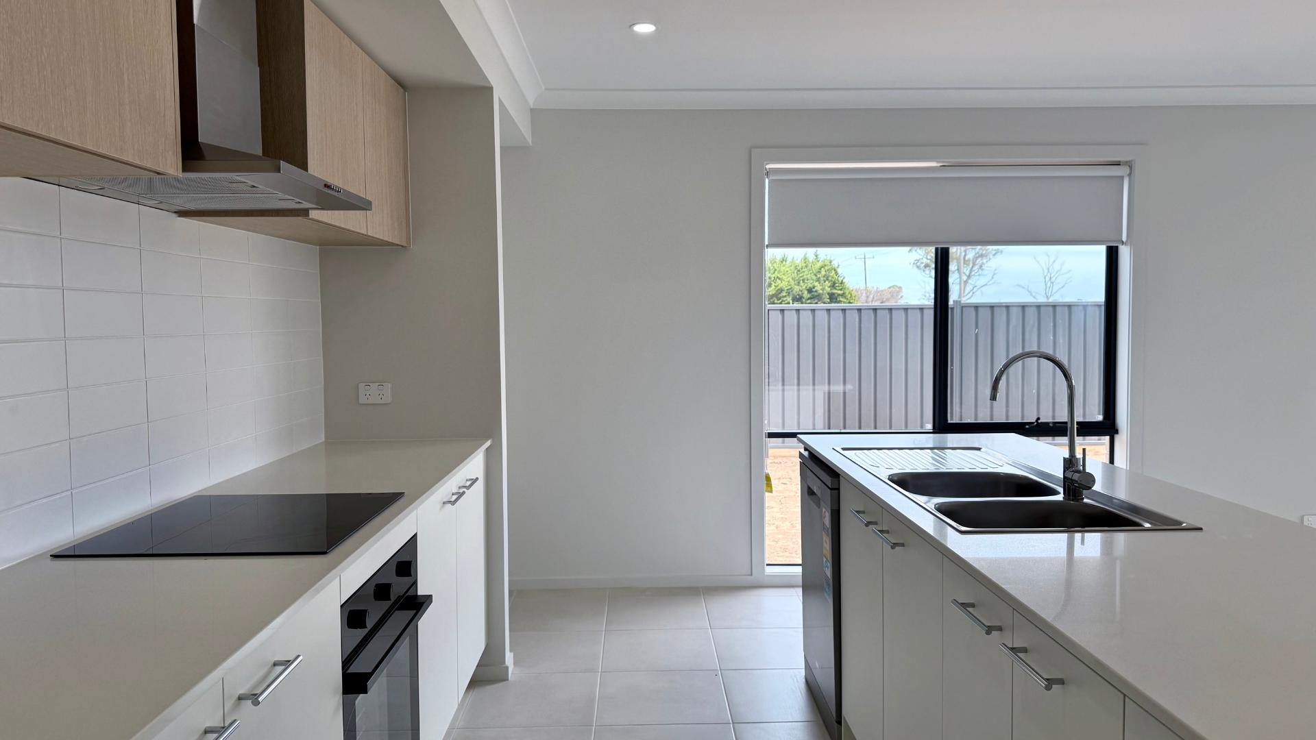 Brand-New 4-Bedroom Family Home - Silkwater Plains Estate, Tatura