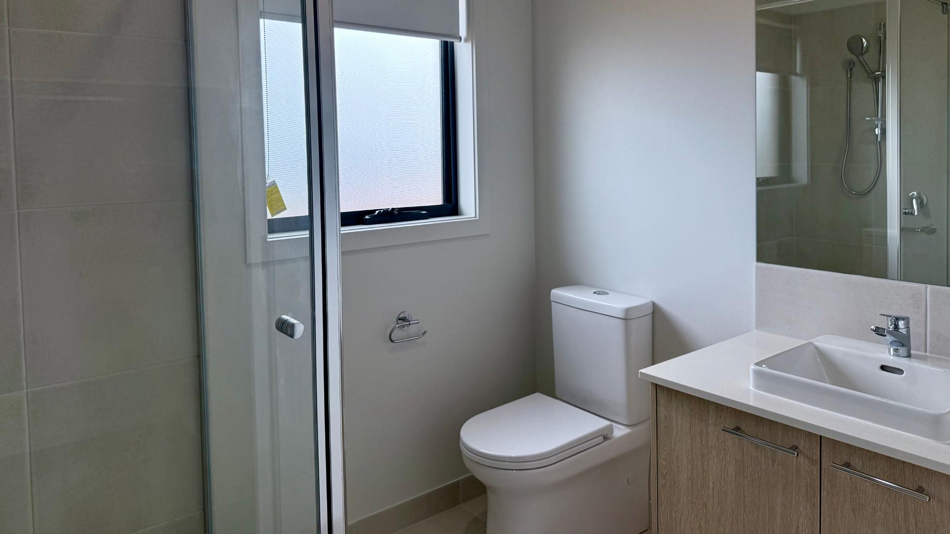 Brand-New 4-Bedroom Family Home - Silkwater Plains Estate, Tatura