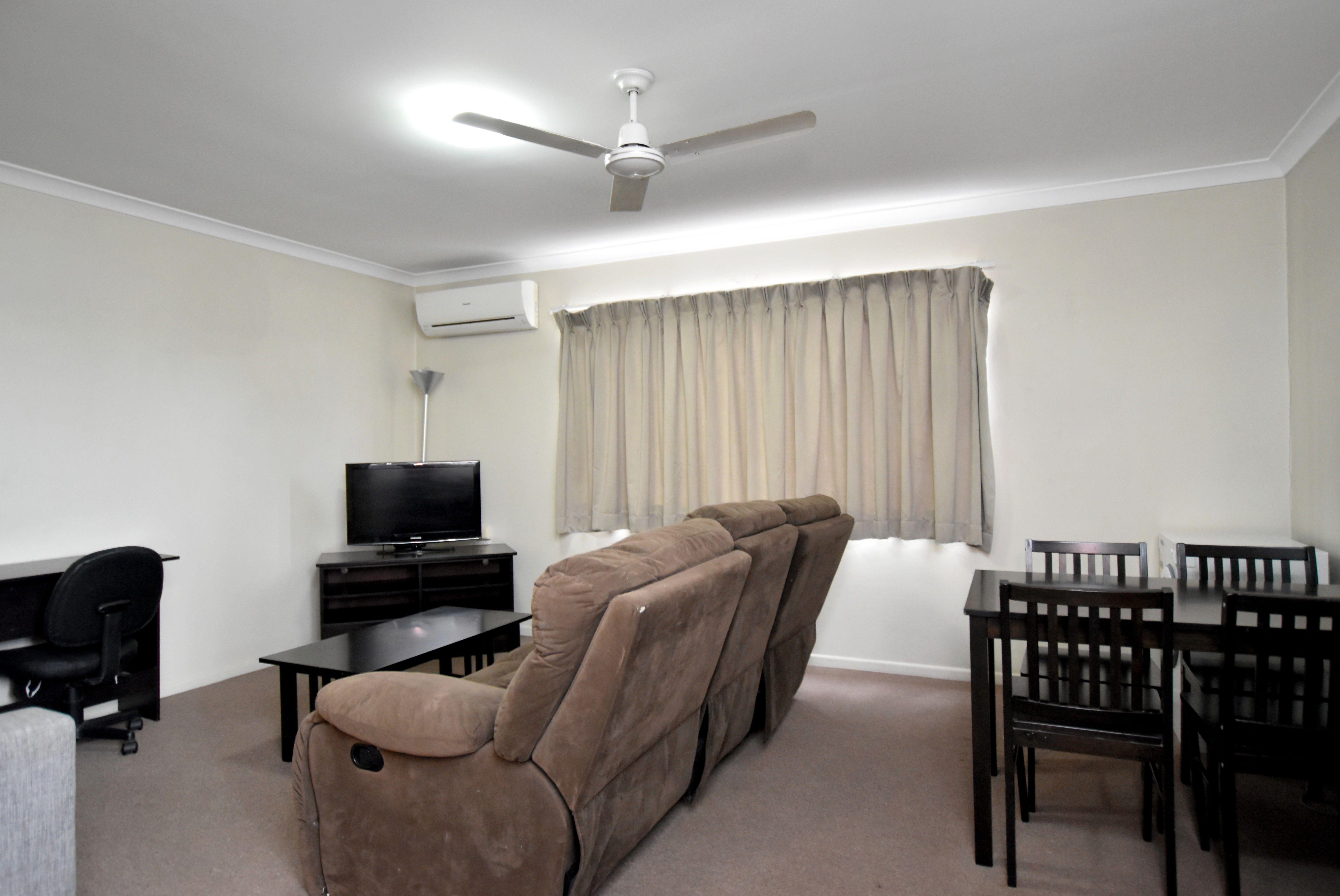 SELF CONTAINED APARTMENT - GLADSTONE CBD