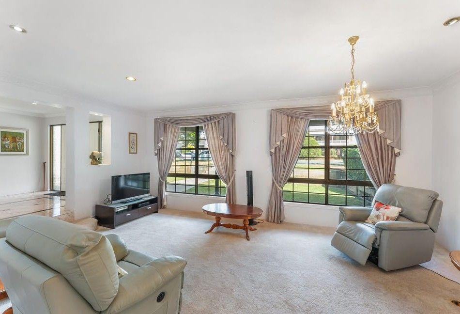 Private Cul-de-Sac Retreat with Pool in Bridgeman Downs