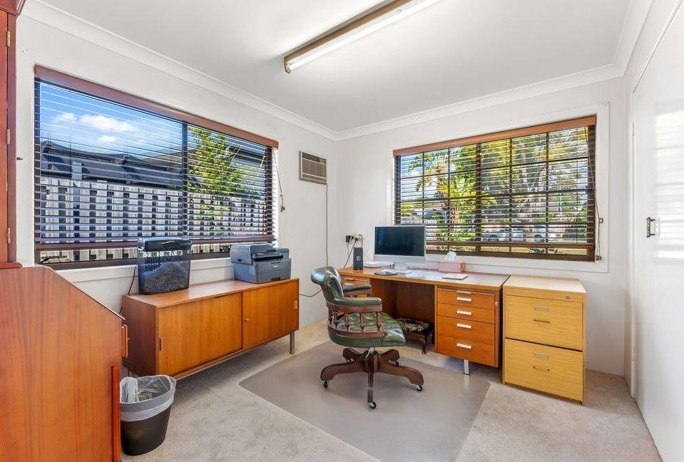 Private Cul-de-Sac Retreat with Pool in Bridgeman Downs