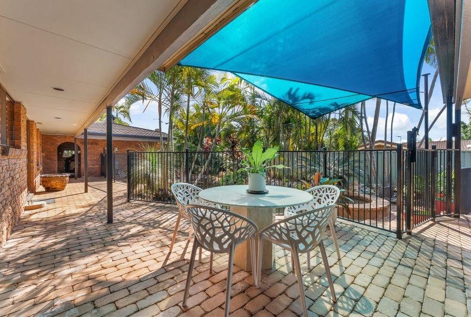 Private Cul-de-Sac Retreat with Pool in Bridgeman Downs