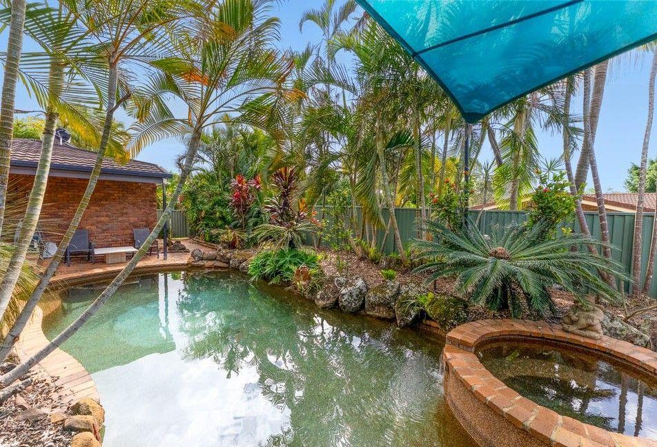 Private Cul-de-Sac Retreat with Pool in Bridgeman Downs