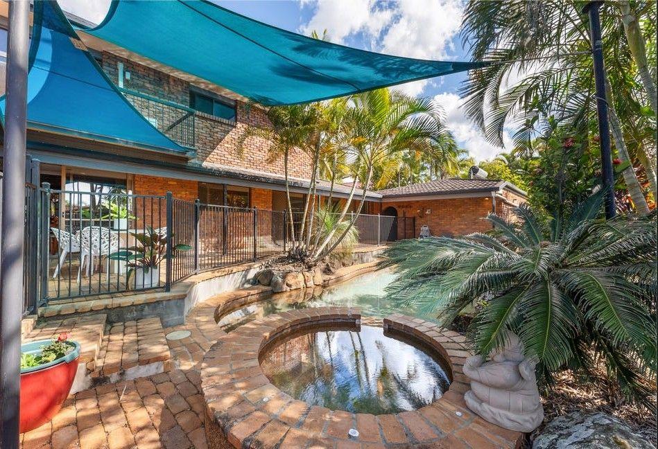 Private Cul-de-Sac Retreat with Pool in Bridgeman Downs