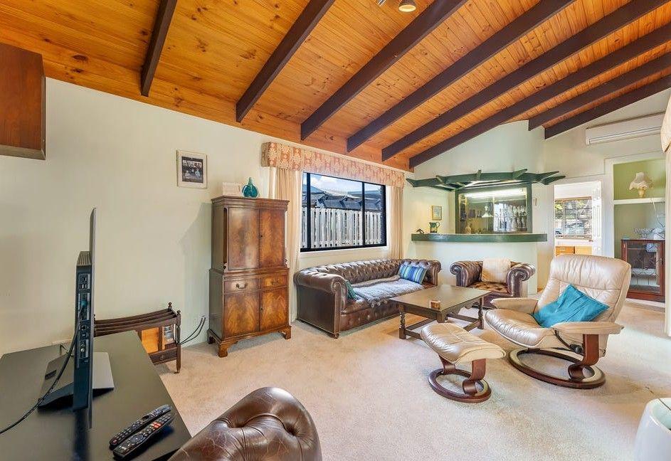 Private Cul-de-Sac Retreat with Pool in Bridgeman Downs