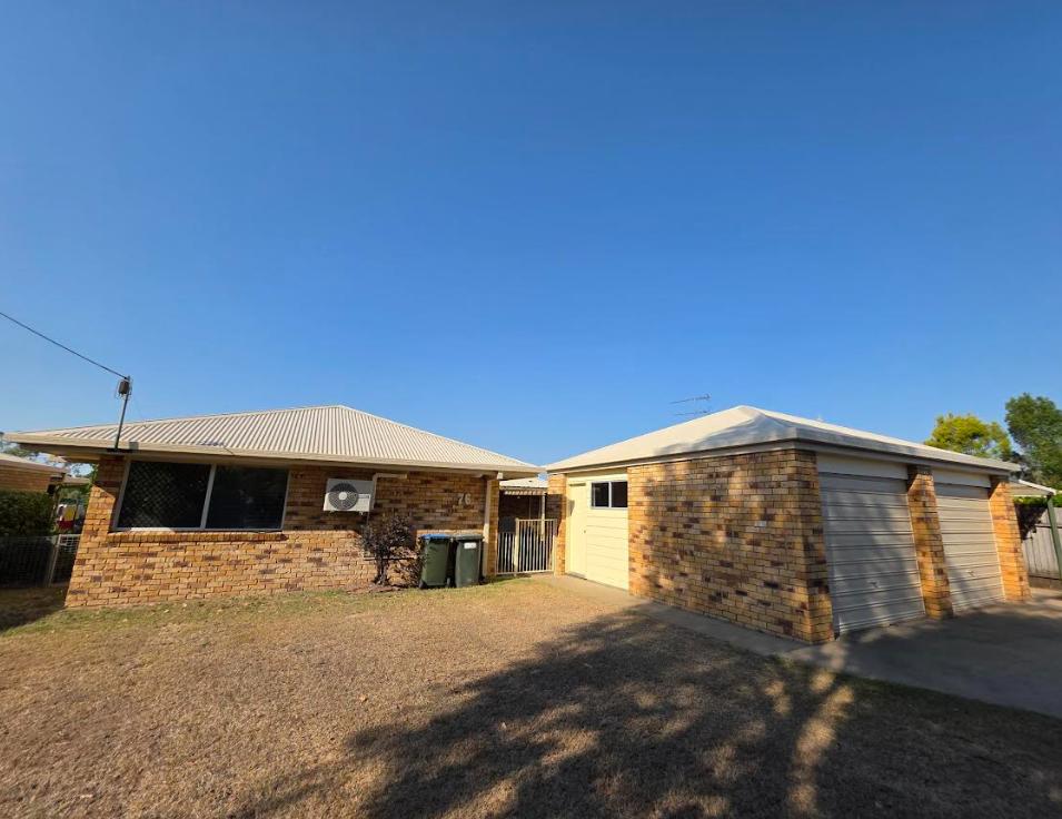 Prop-GPT: House: QLD Biloela, QLD 4715 Large Family Home FOR LEASE!